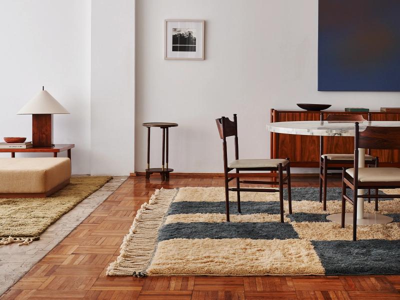 Cast rug in dining room. 