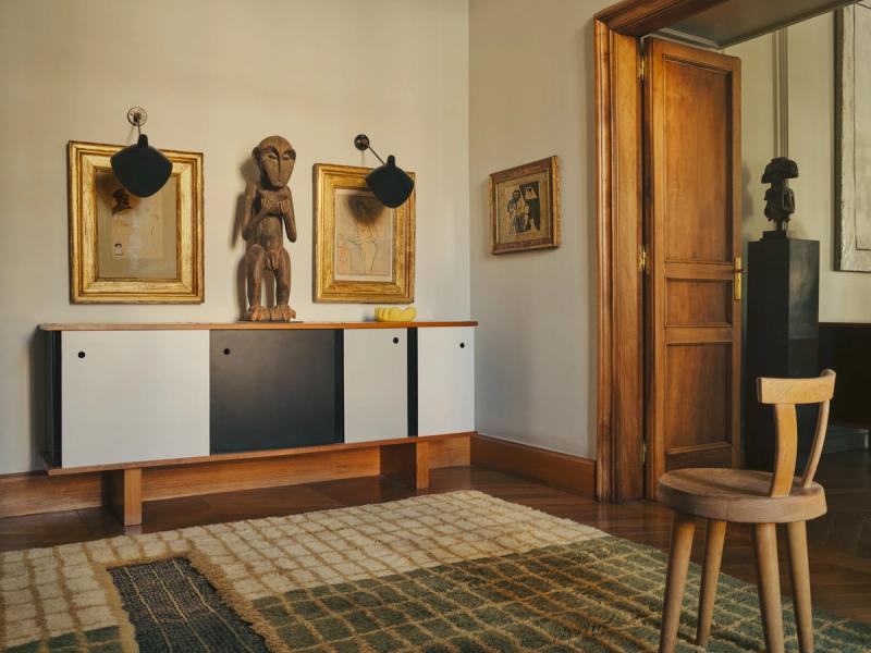 LIN-0244 rug under small wooden chair. 