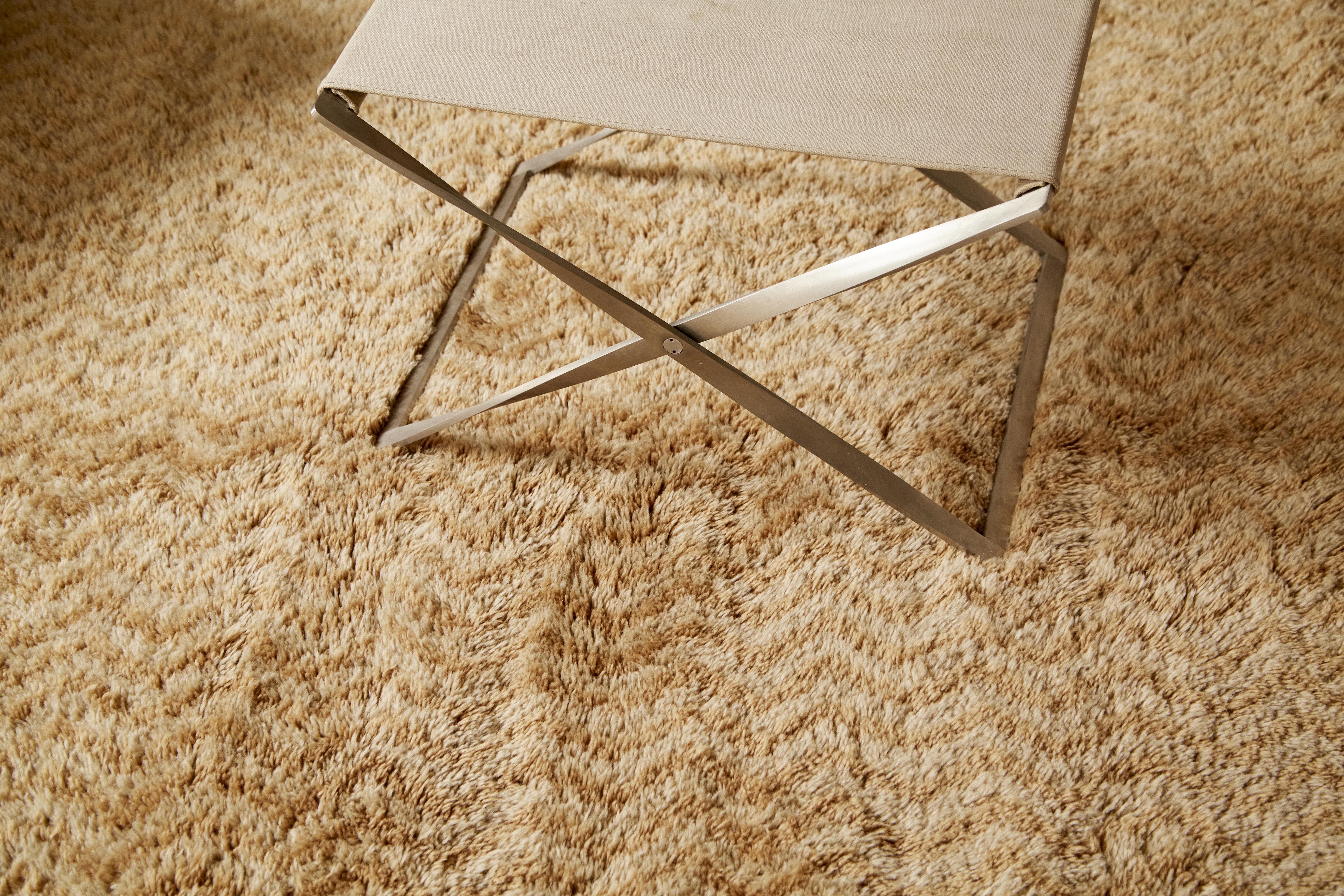 Breakfast Table Midnight Black + Oat - Beni Rugs