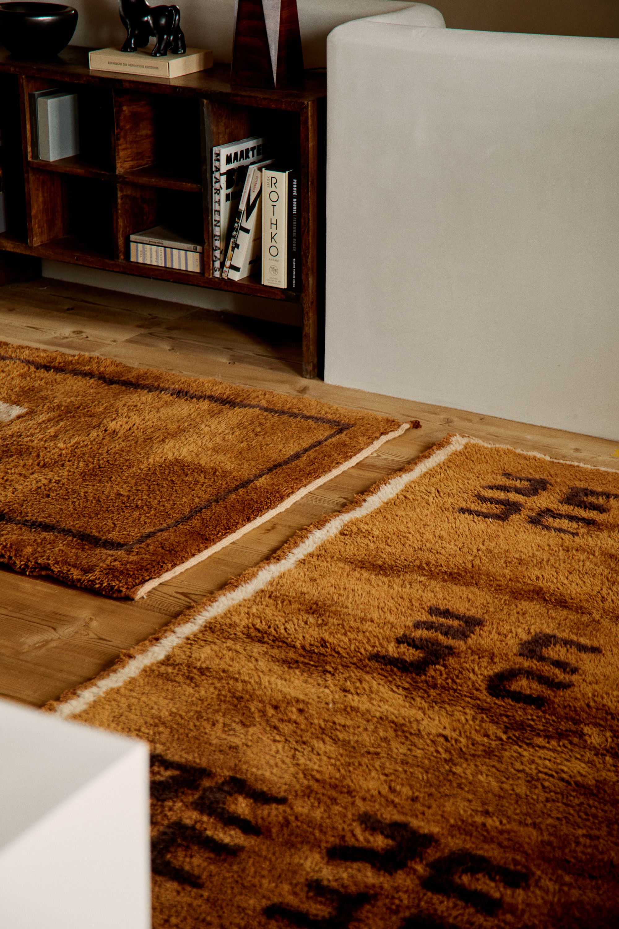 Balustrade - Medium Brown + Chocolate Brown + Natural Wool - Beni Rugs