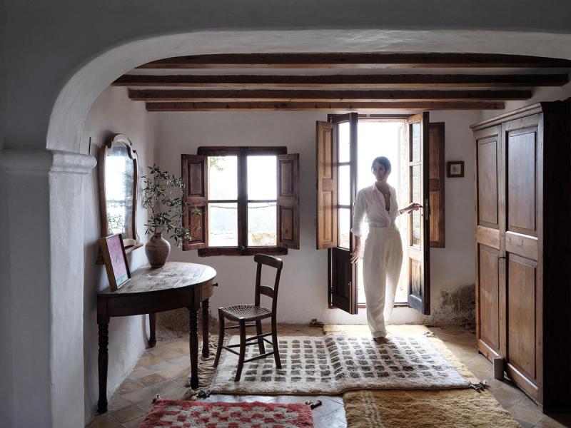 Restraint Runner rug with woman. 