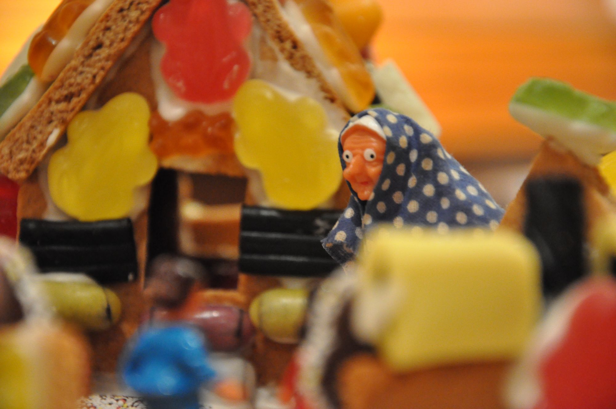 Gingerbread_house_witch