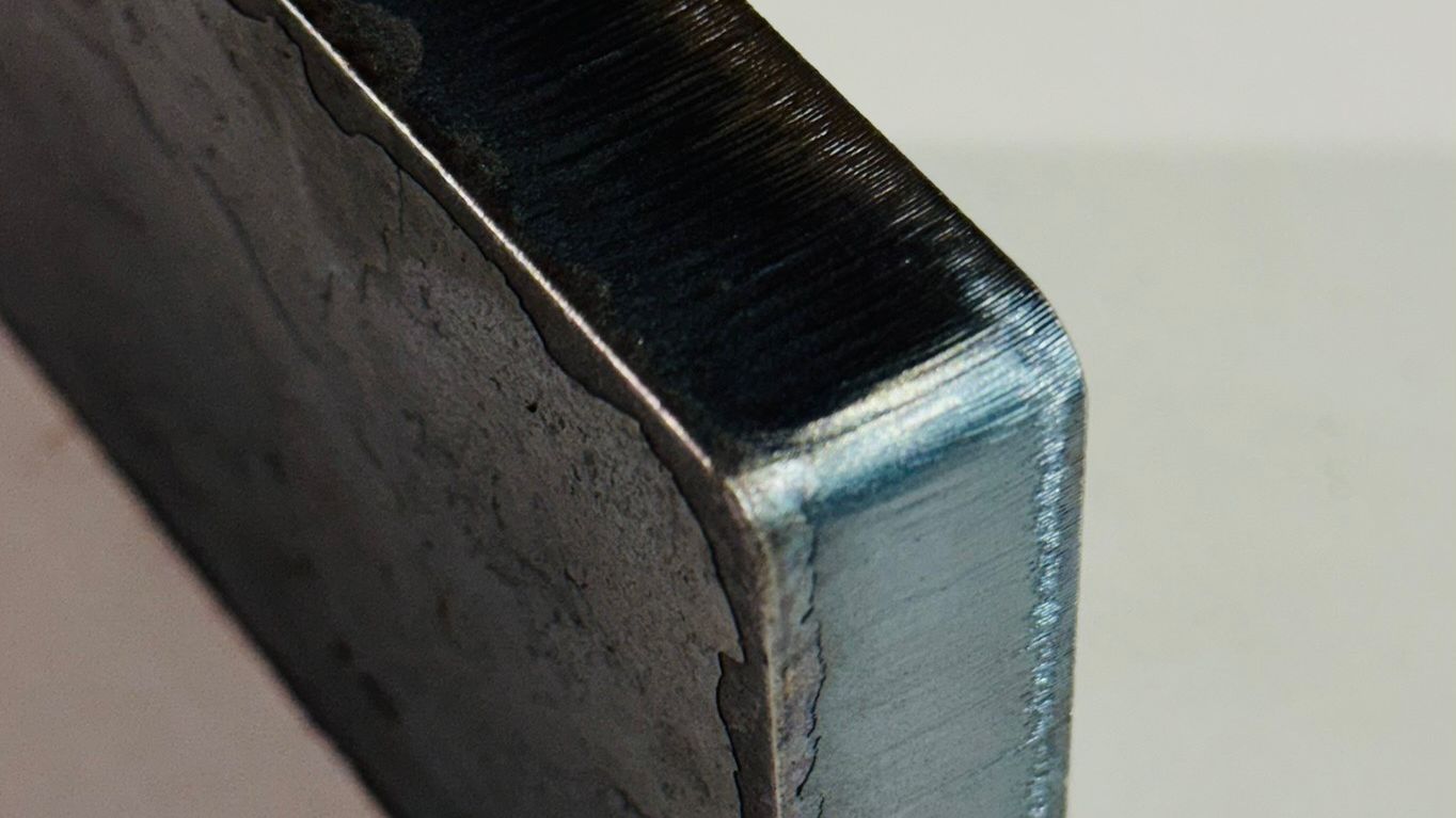 Cięcie laserowe – dlaczego firmy coraz częściej wybierają nowoczesną obróbkę metalu?