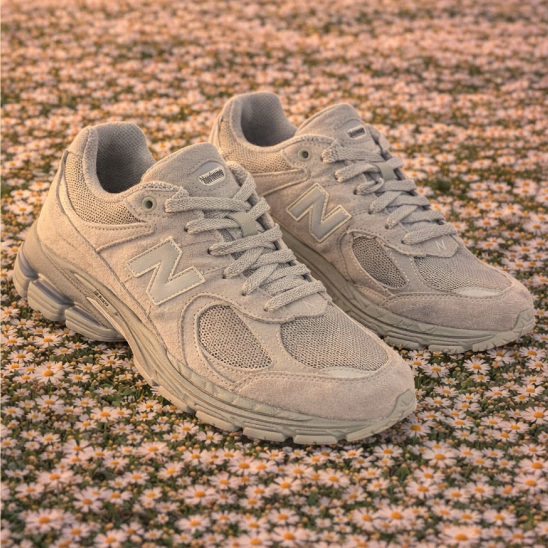 New Balance Grey 2002 Trainers