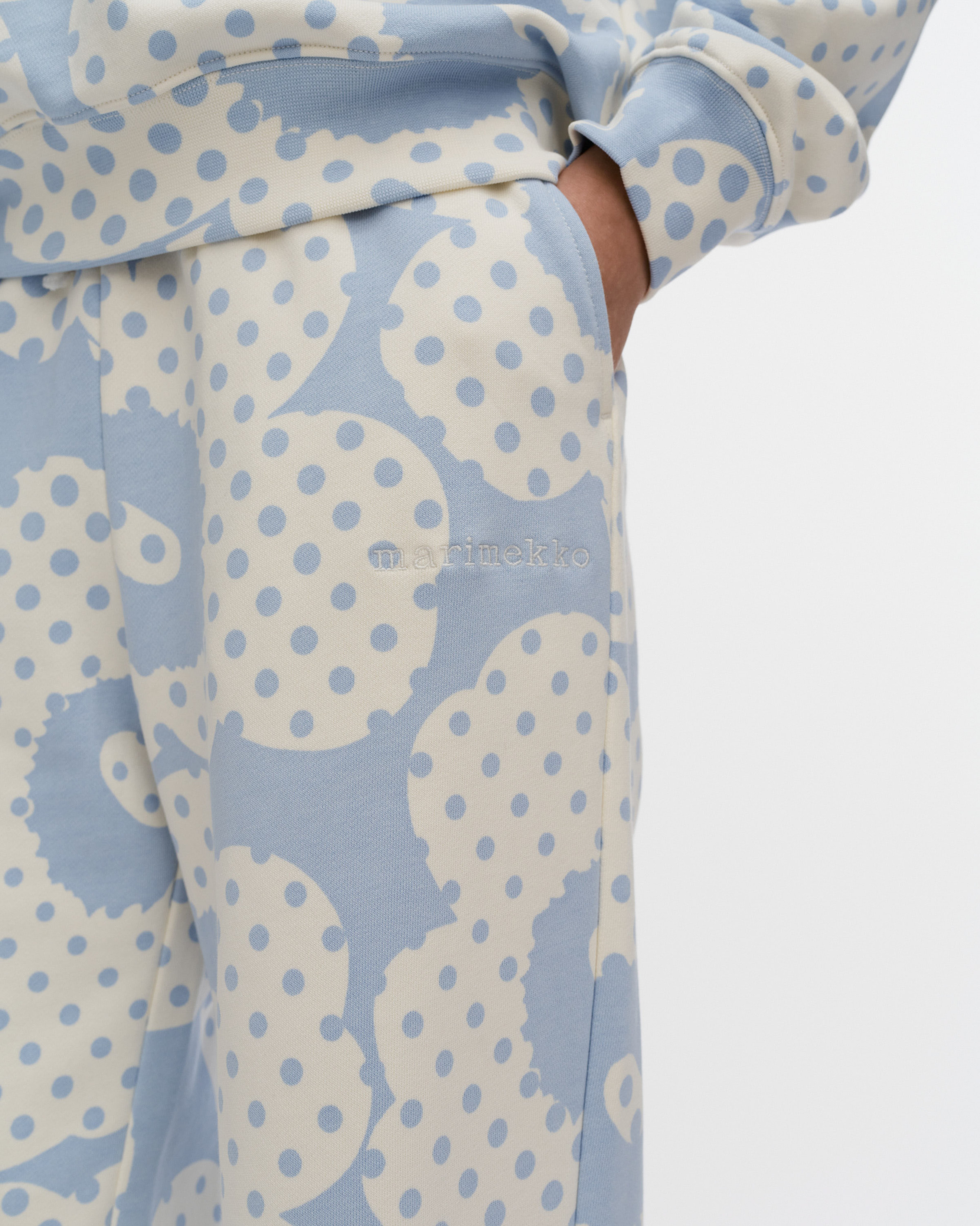Varret Unikko, Kioski sweatpants, light blue, off white,