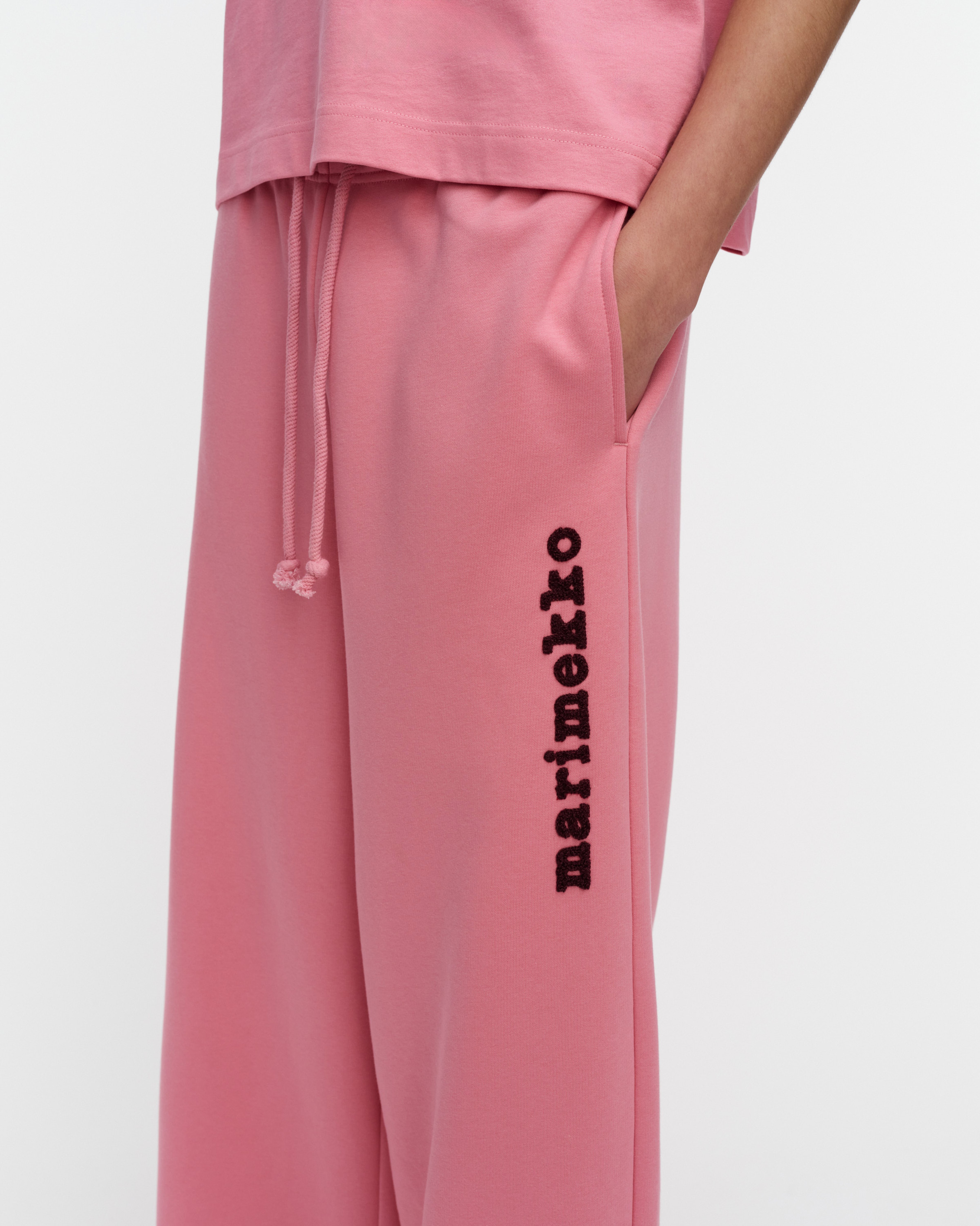 Kikapo Logo Placement Kioski sweatpants