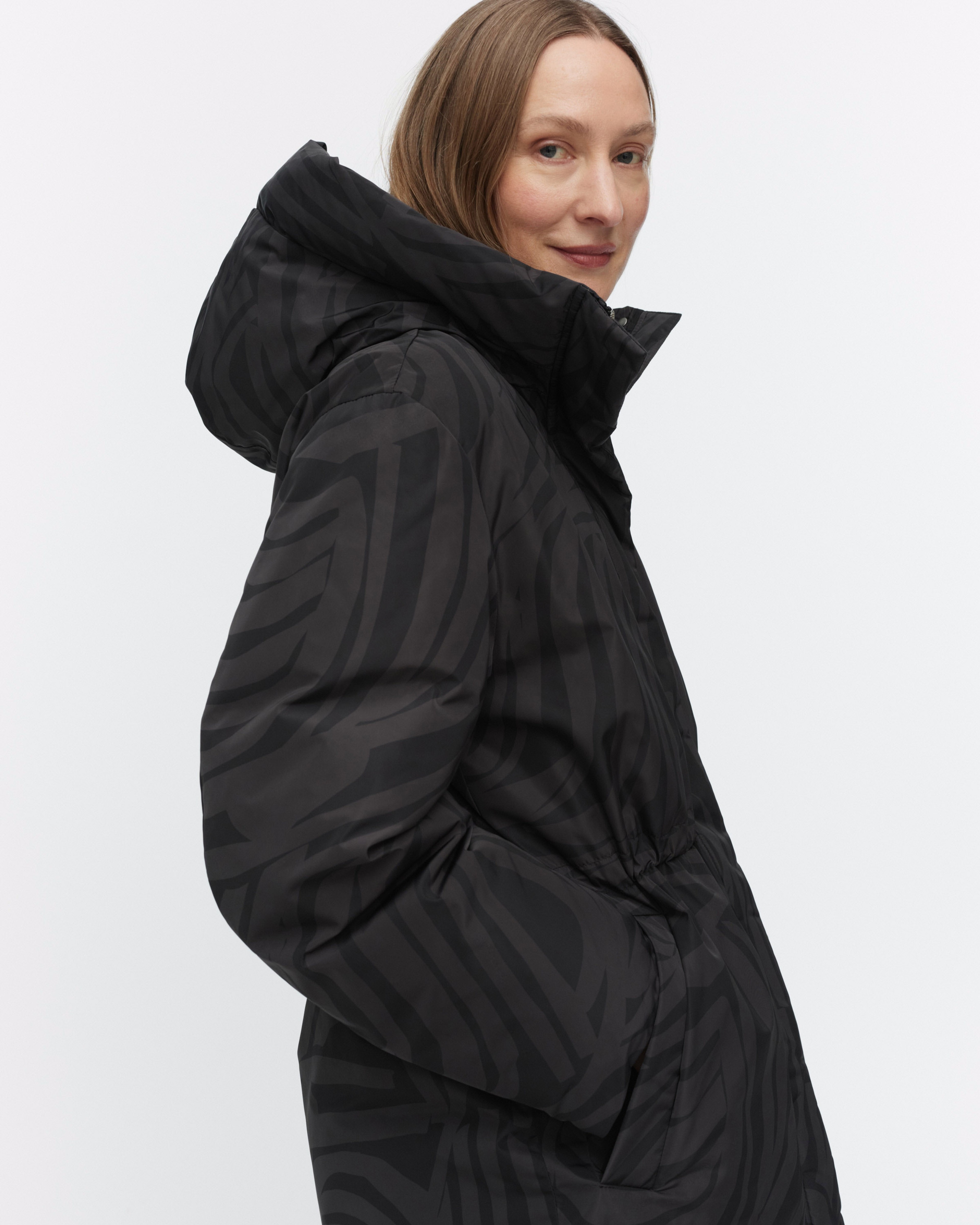 Käännös Jokuraita, Down coat, black, dark grey,