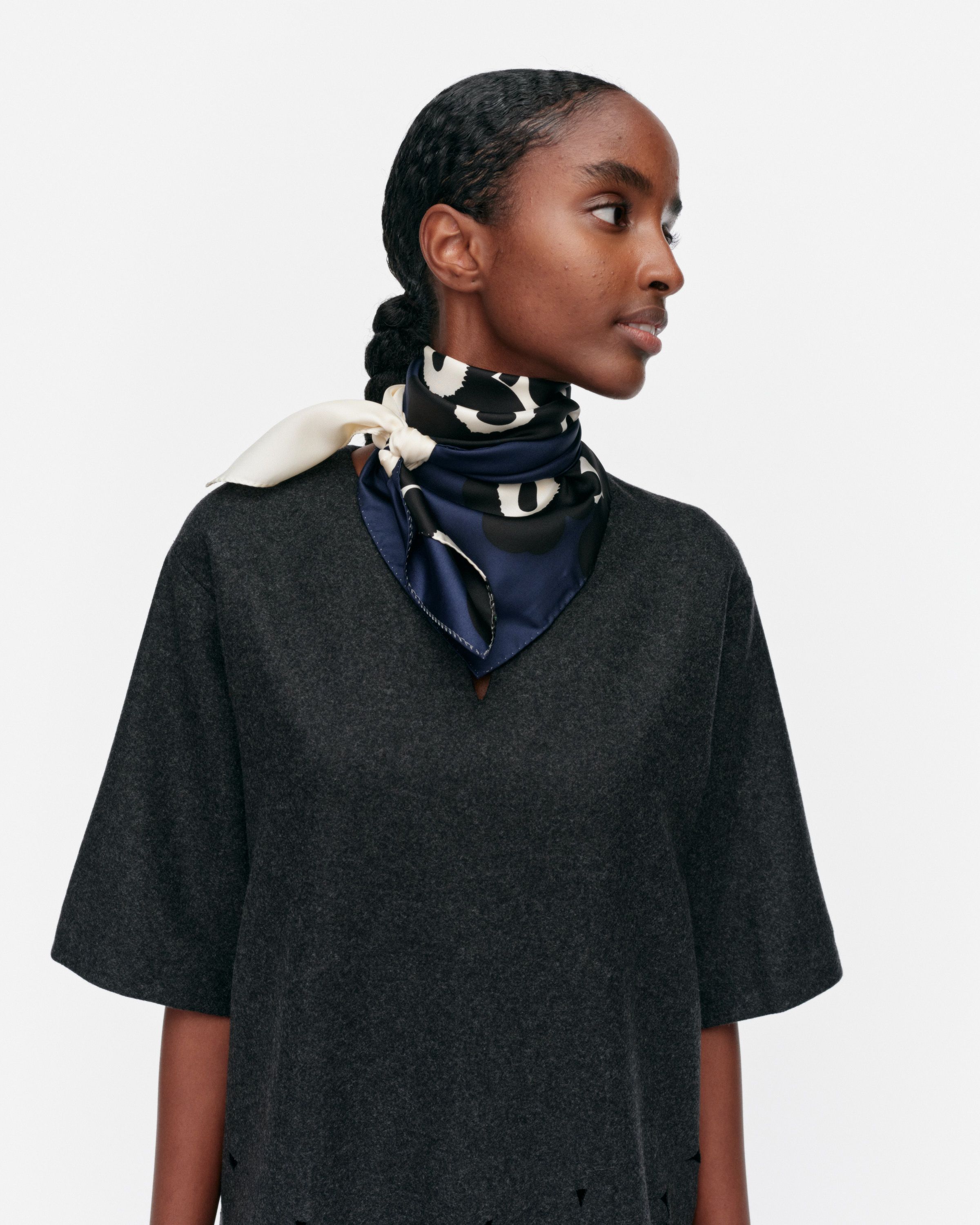 Model wearing Lauhtua silk scarf.