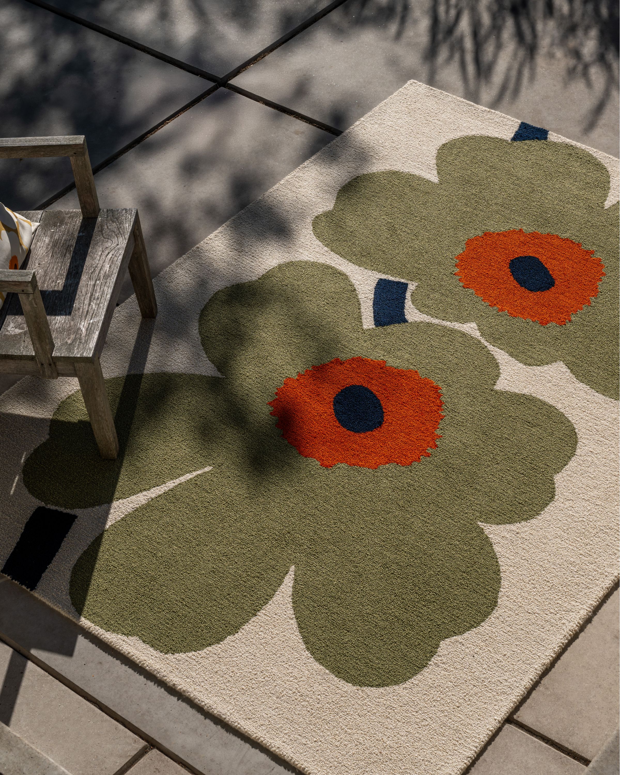 Unikko Outdoor Rug 140 x 200 cm white, sage, orange, dk.blue