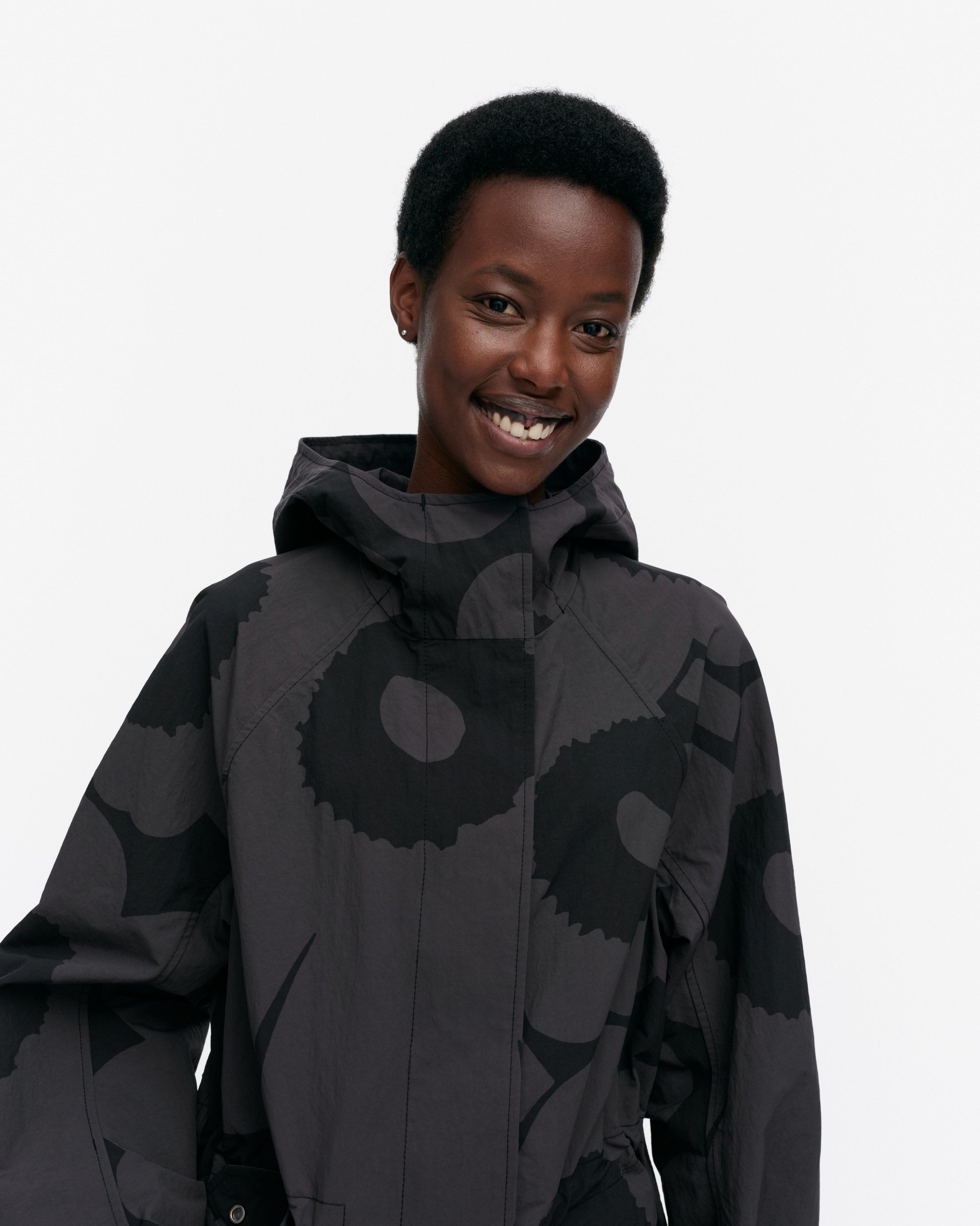 Musteet Unikko Coat | Marimekko