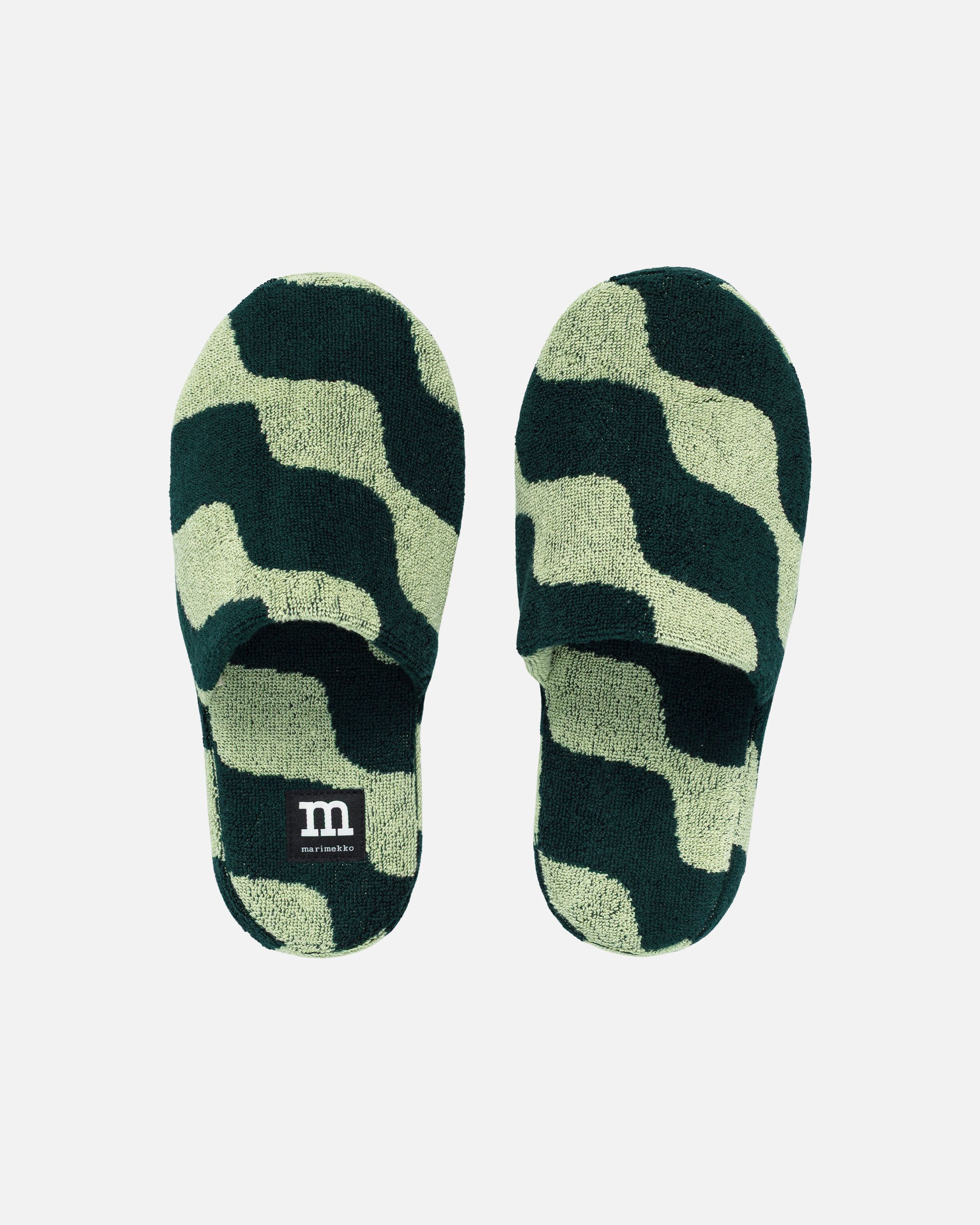 Taifuuni Slippers pear, dk.green | Marimekko