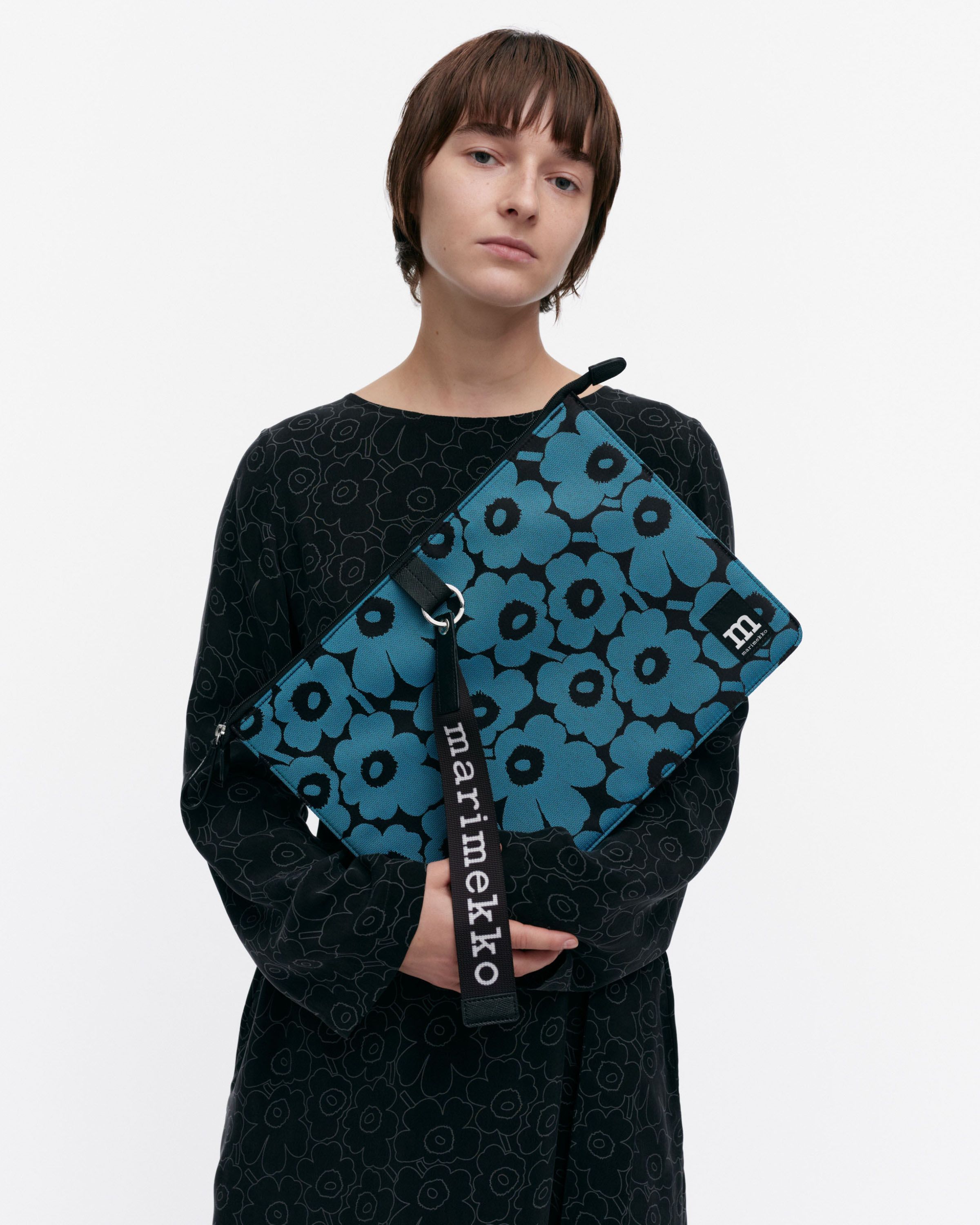 24AW■marimekko■Sleeve Solid 13インチ PC保護ケース ロゴ 2024AW】マリメッコ/ Unikko PC ケース（スリーブ）13インチ