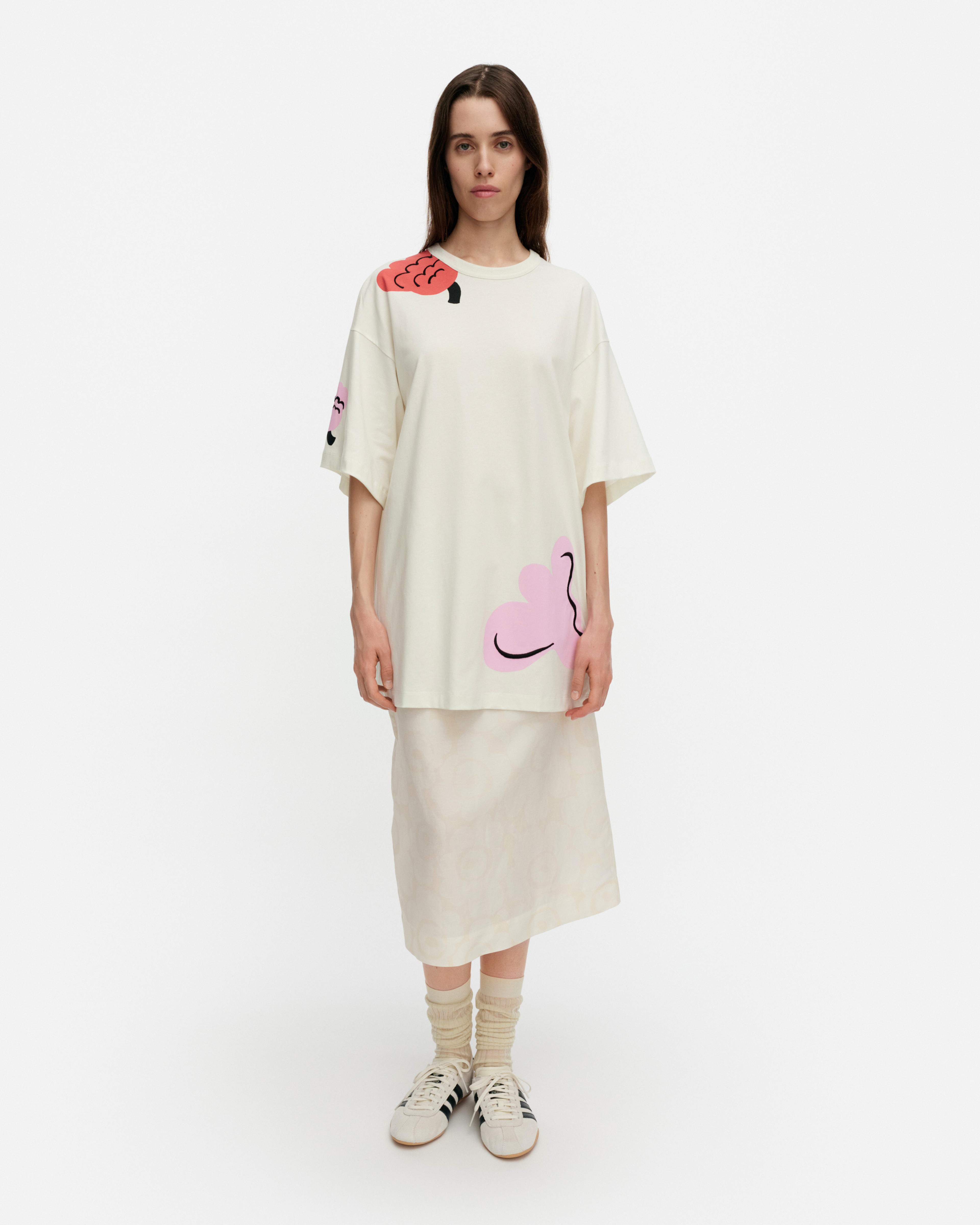 Puhua Kukasta Kukkaan Placement, T-shirt, white, light pink, red,