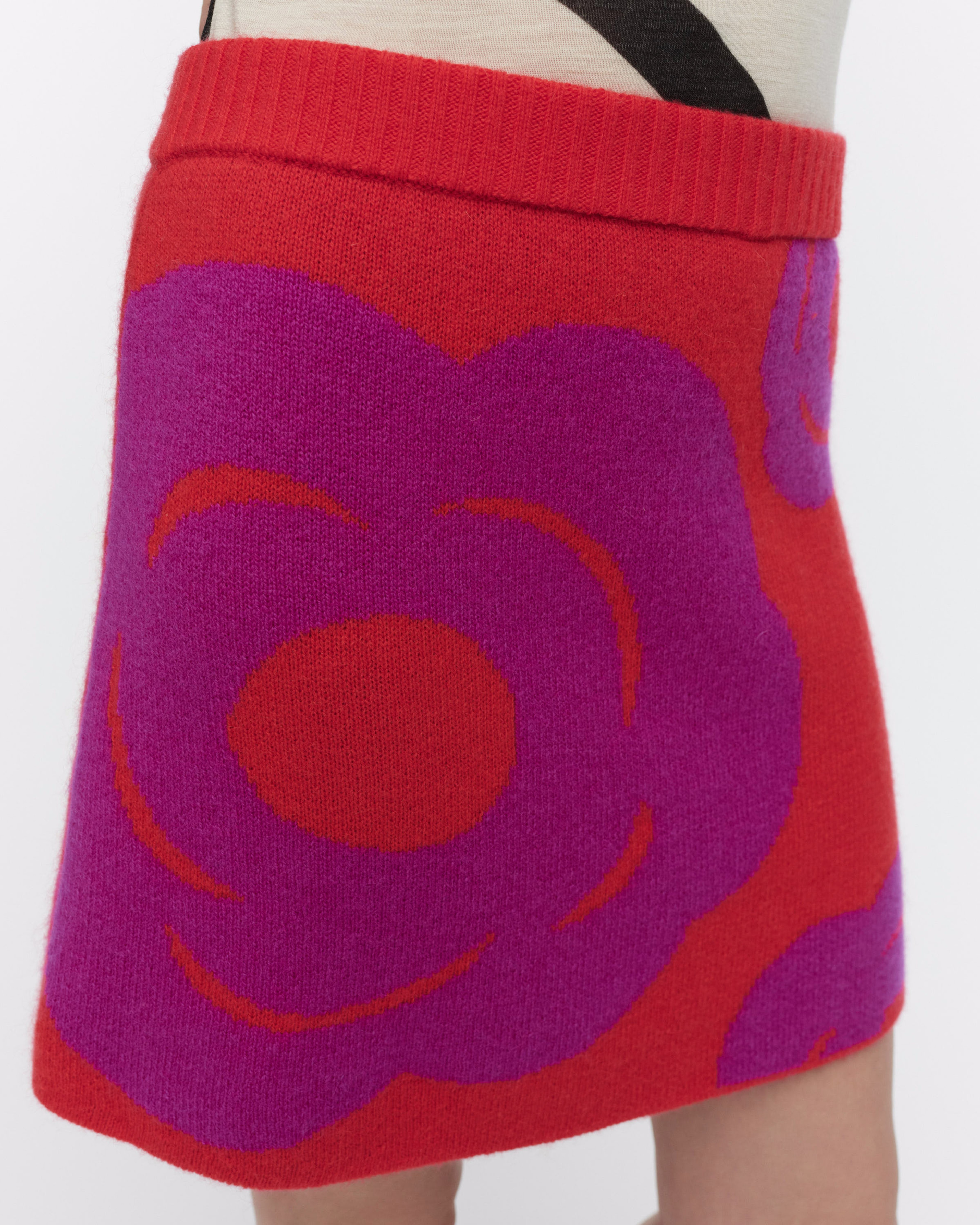 Lovea Tumma, Knitted skirt, red, purple,