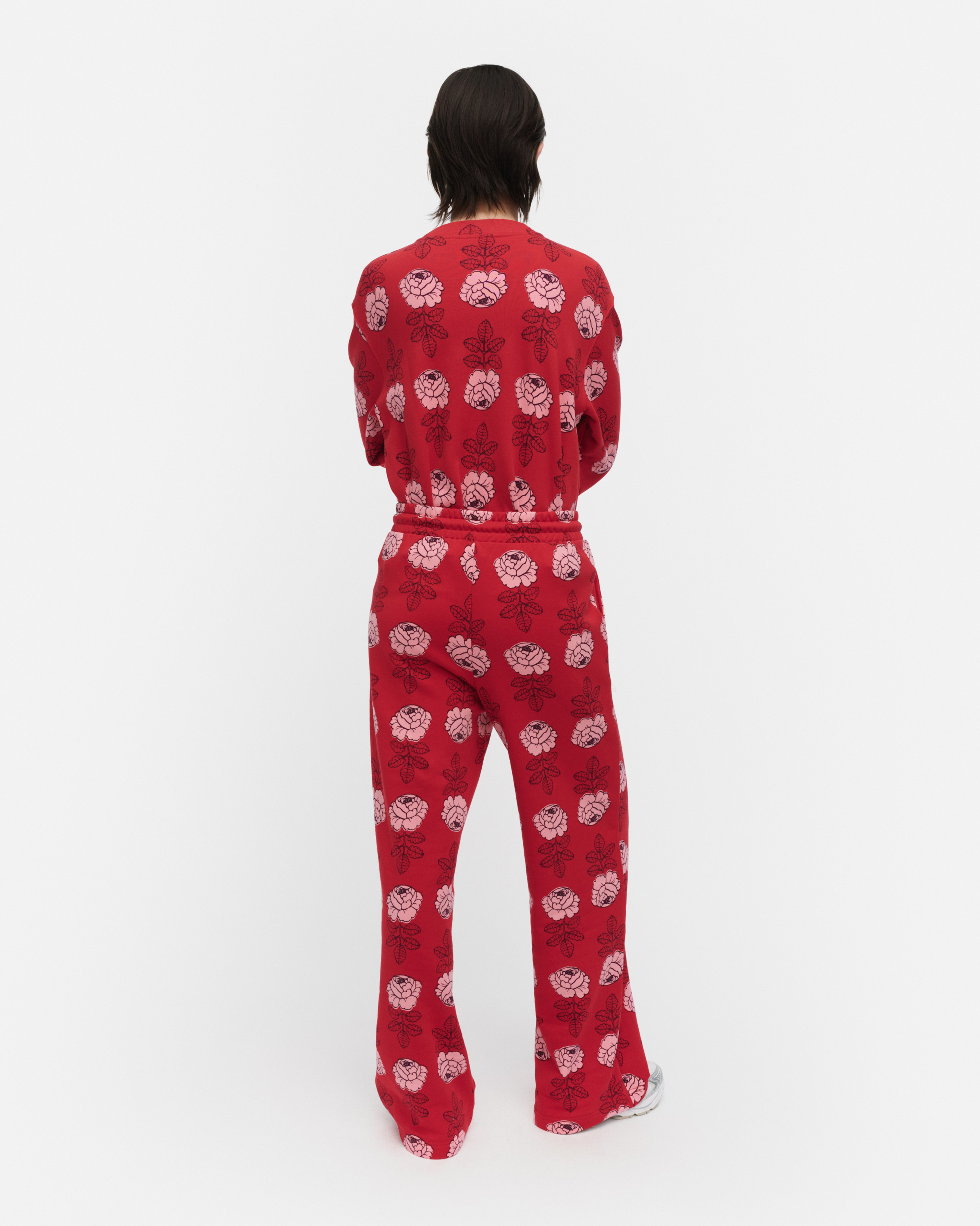 Varret Vihkiruusu, Kioski sweatpants, red, light pink, dark purple,