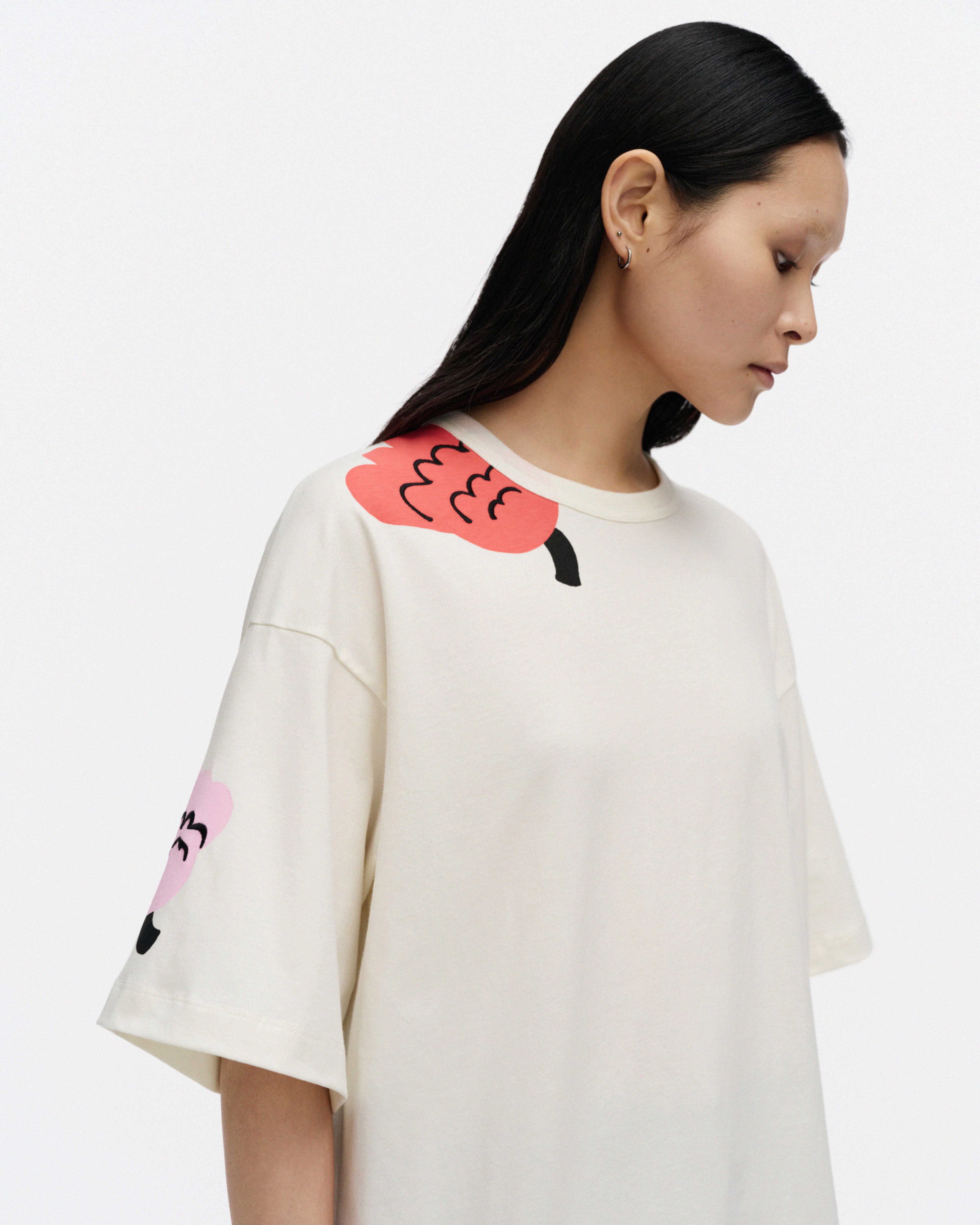 Puhua Kukasta Kukkaan Placement, T-shirt, white, light pink, red,