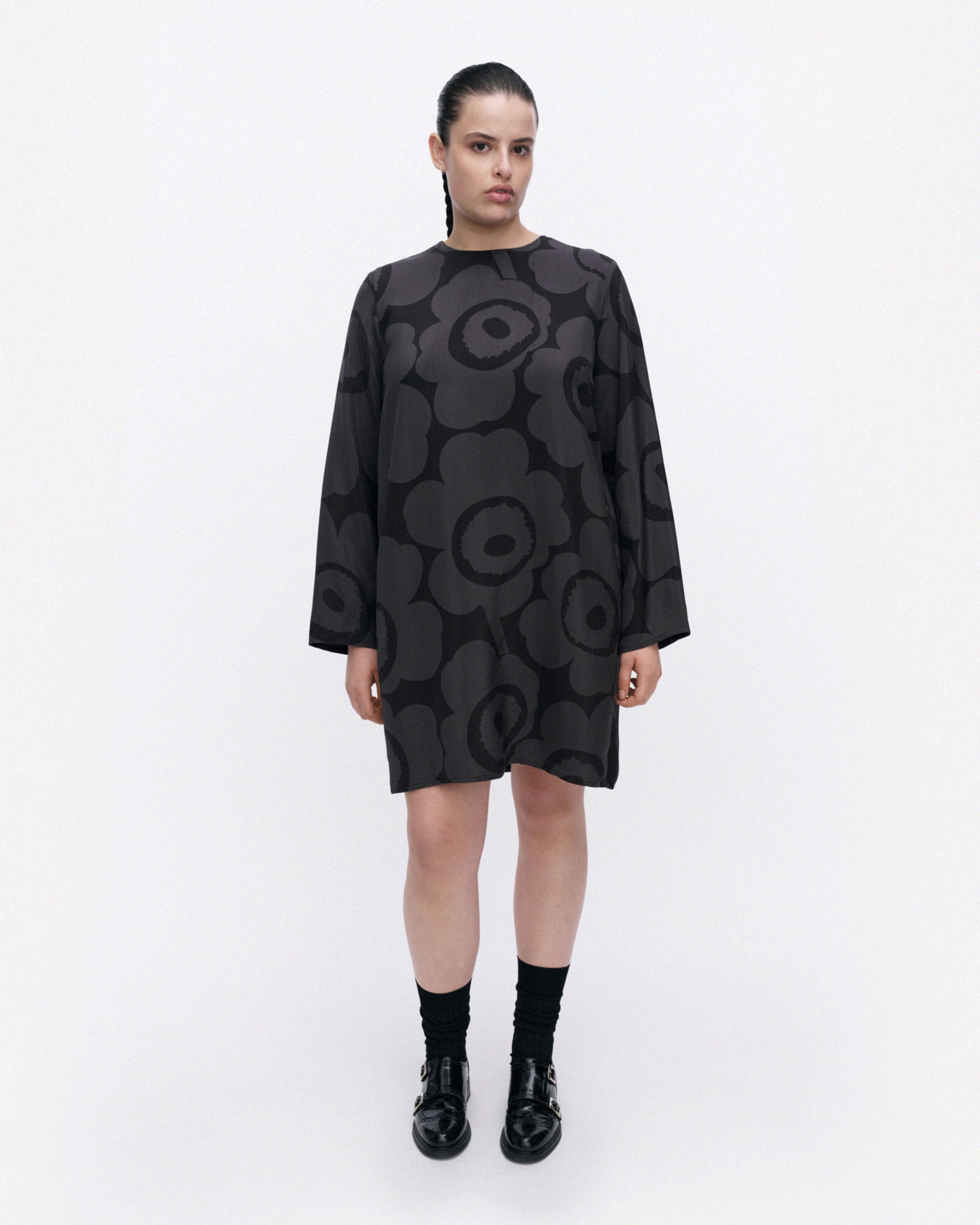 Hienous Unikko, Mekko, musta, tummanharmaa,