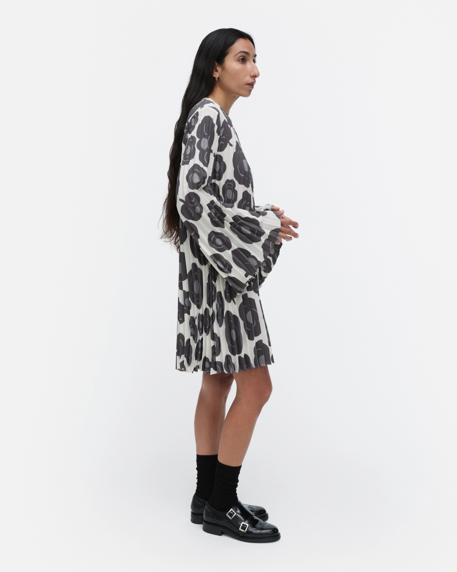 Frosti Tumma, Dress, off white, dark grey, grey,