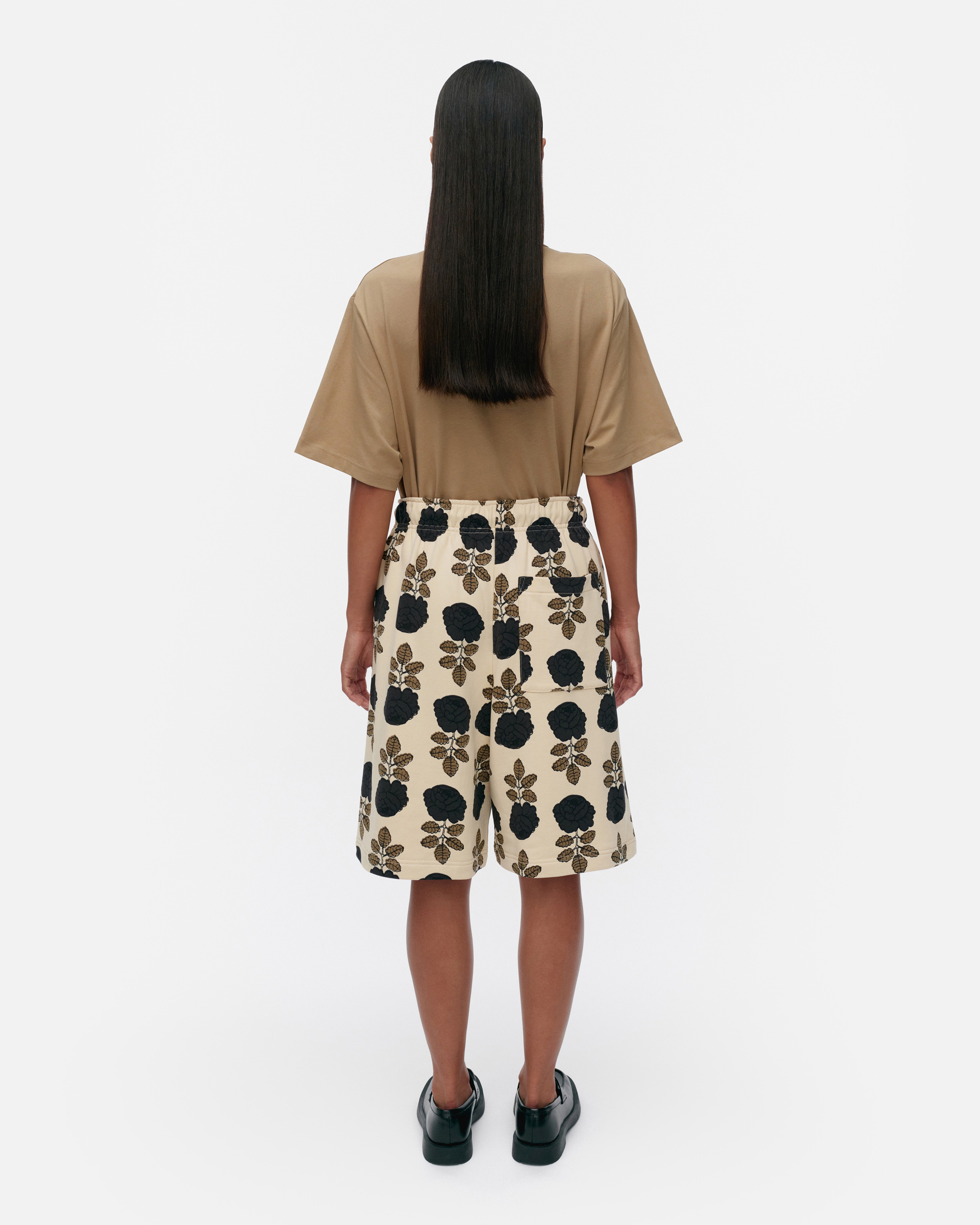 Sarana Vihkiruusu, Kioski shorts, off white, brown, dark grey,