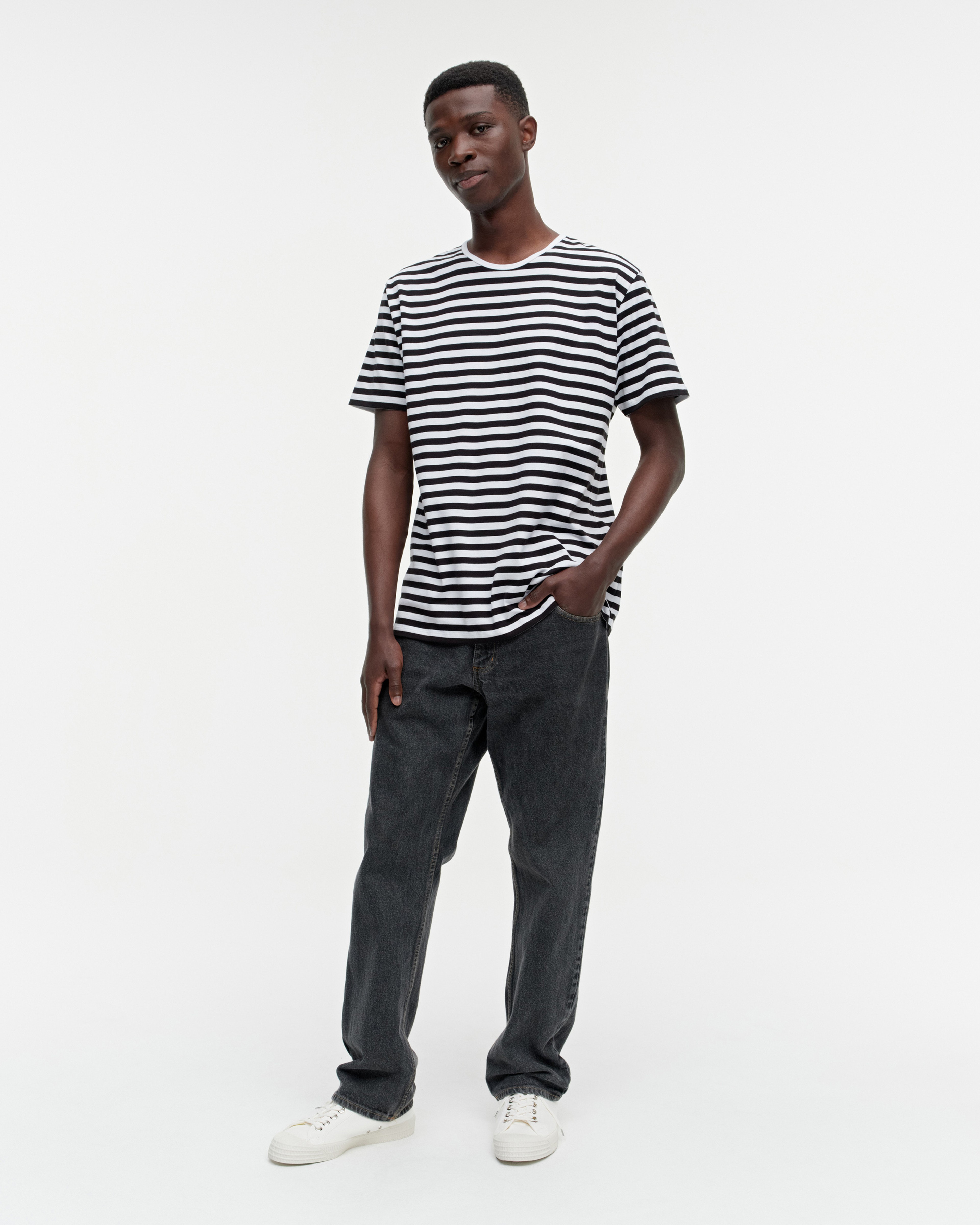 Lyhythiha, T-paita, valkoinen, musta,