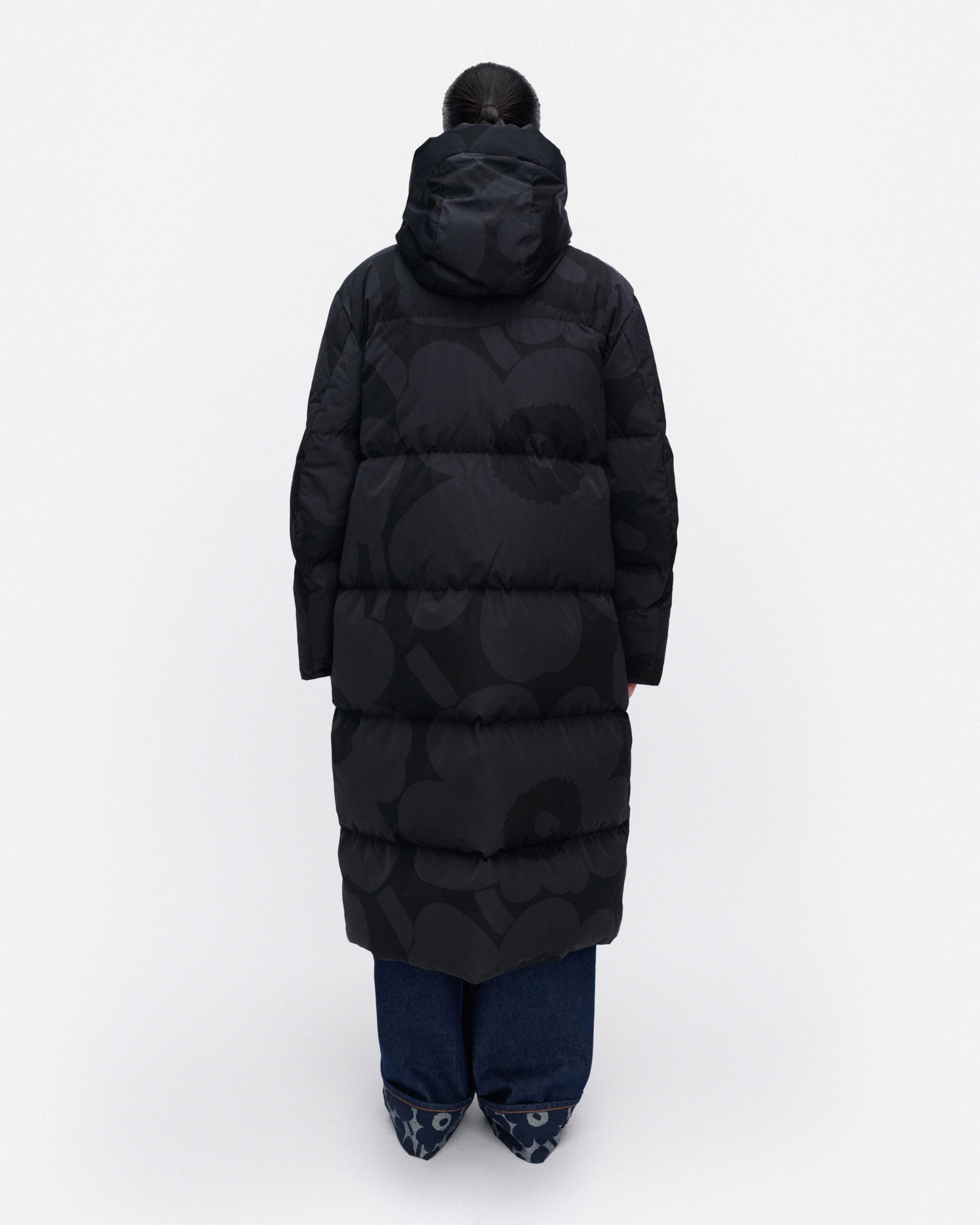 Taiottu Unikko Coat black, dark grey | Marimekko