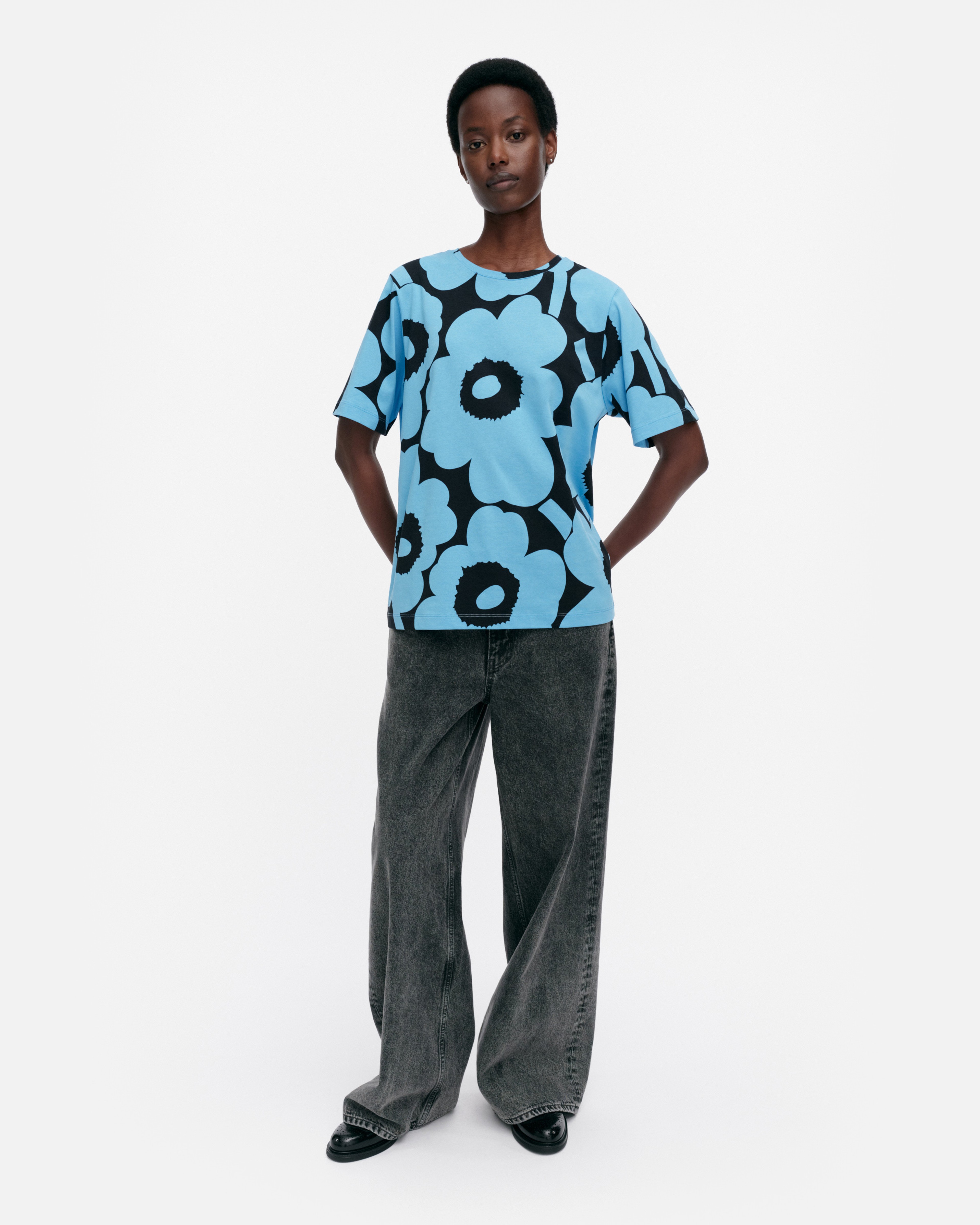 Tunnit Unikko, T-shirt, bleu, noir,