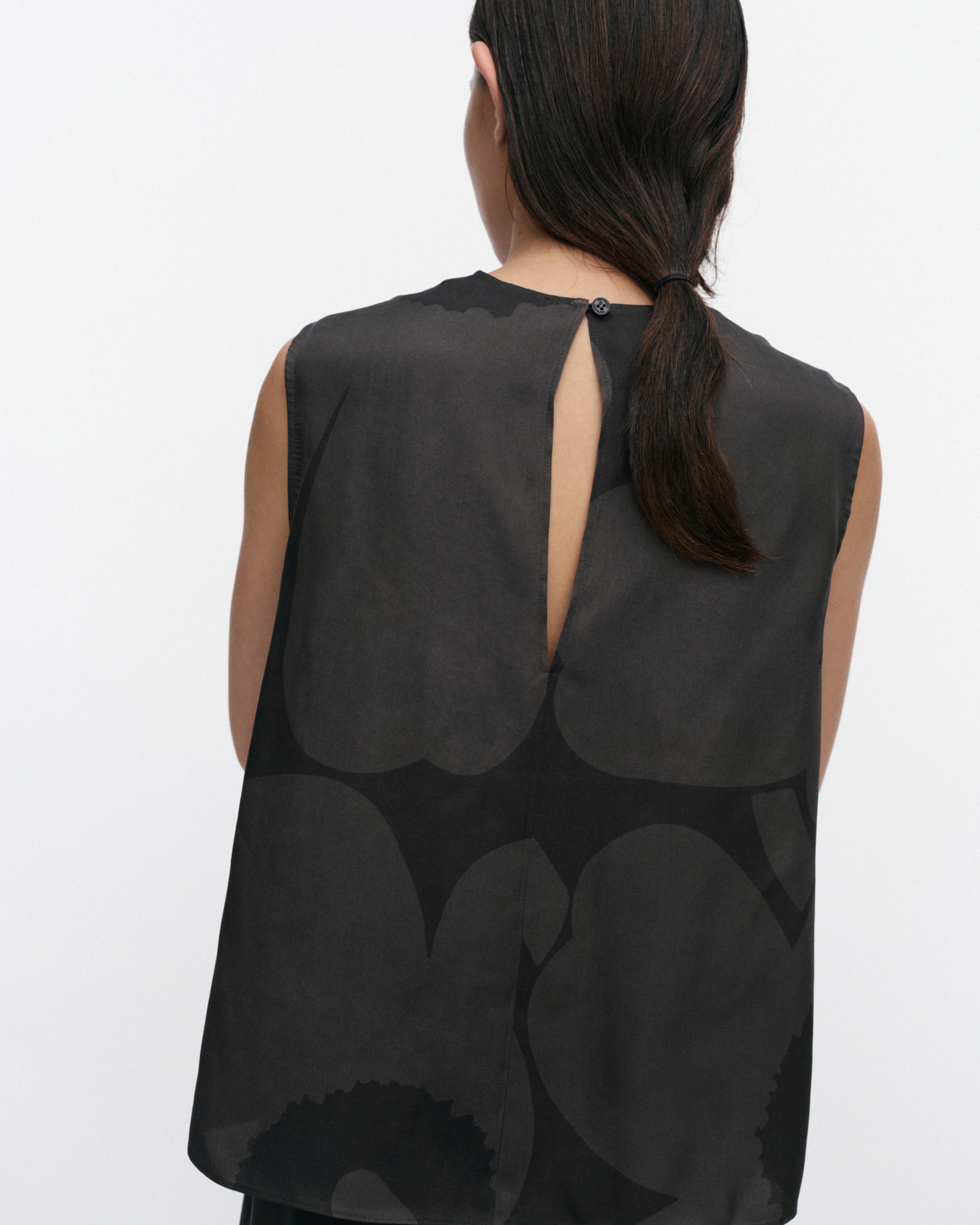 Sommitelma Unikko, Top, dark grey, black,