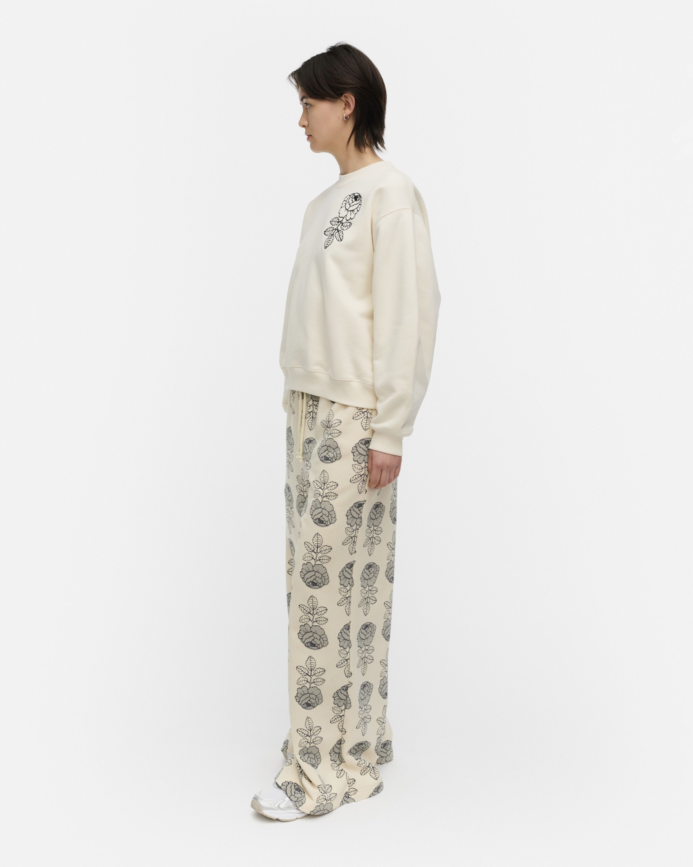 Puuska Vihkiruusu Kioski sweatpants | Marimekko