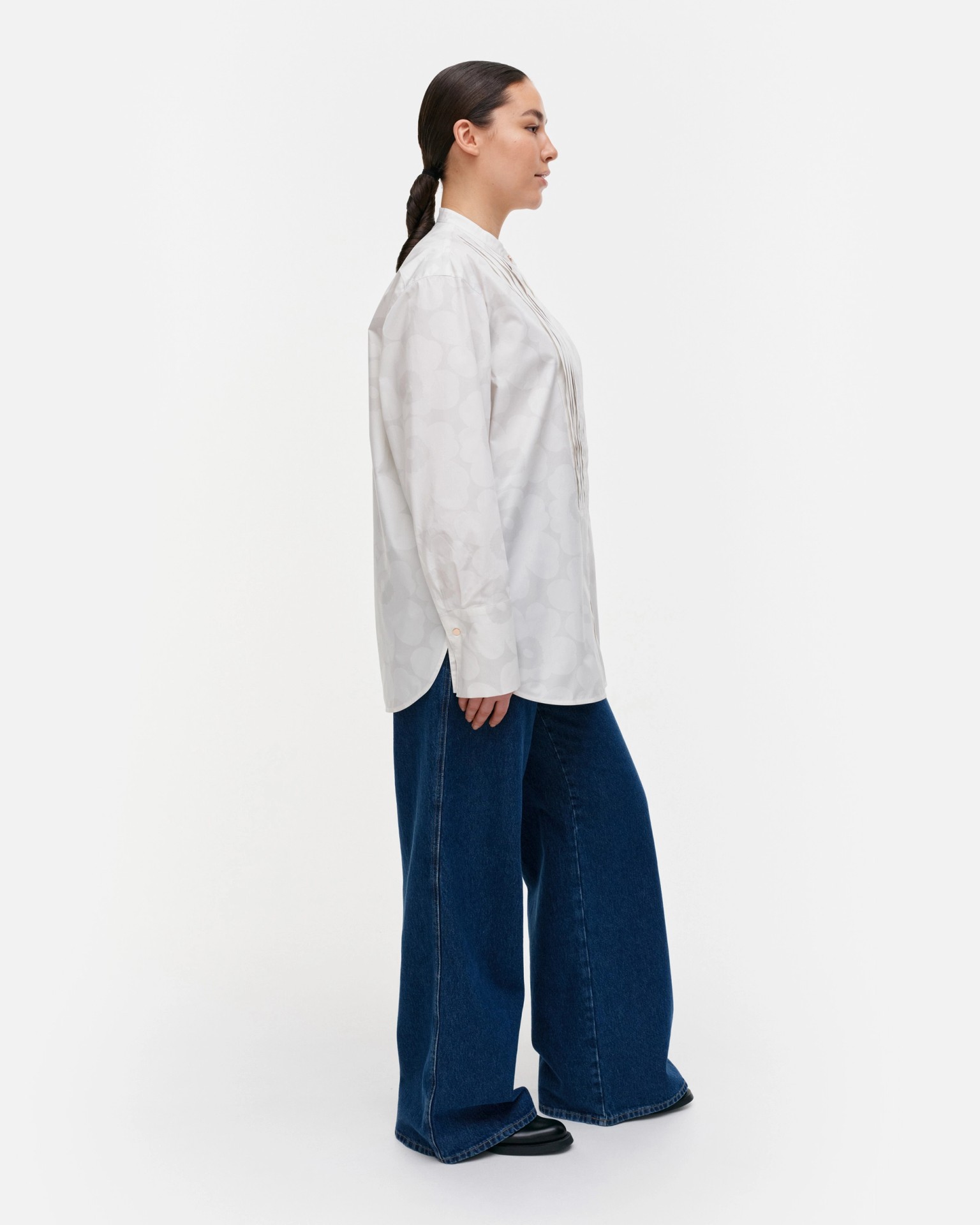 Heti Unikko, Cotton poplin shirt, off-white, light grey,