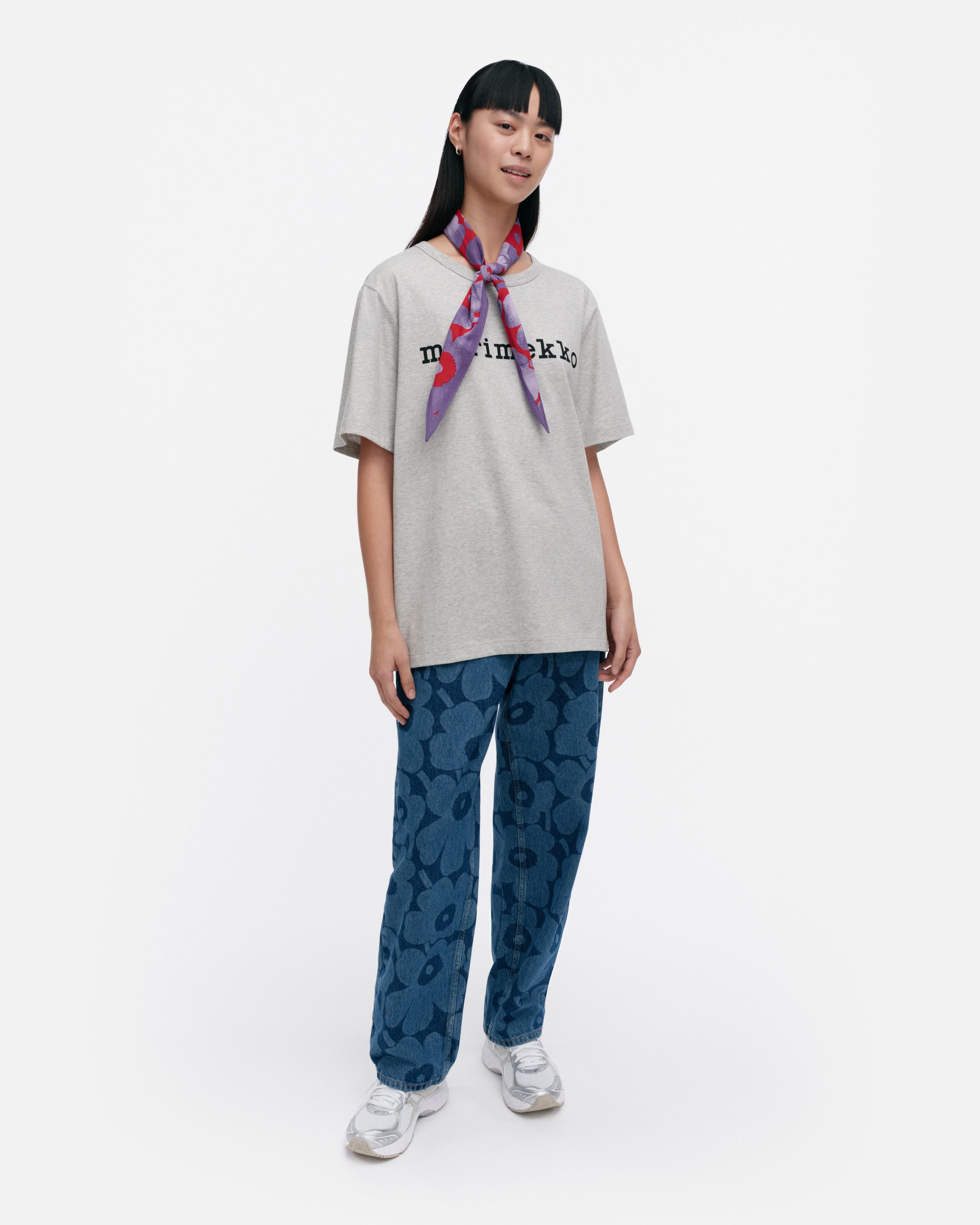 新品未使用 マリメッコ Vihne Logo Placement Tシャツ Vihne Logo Placement Kioski t-shirt | Marimekko