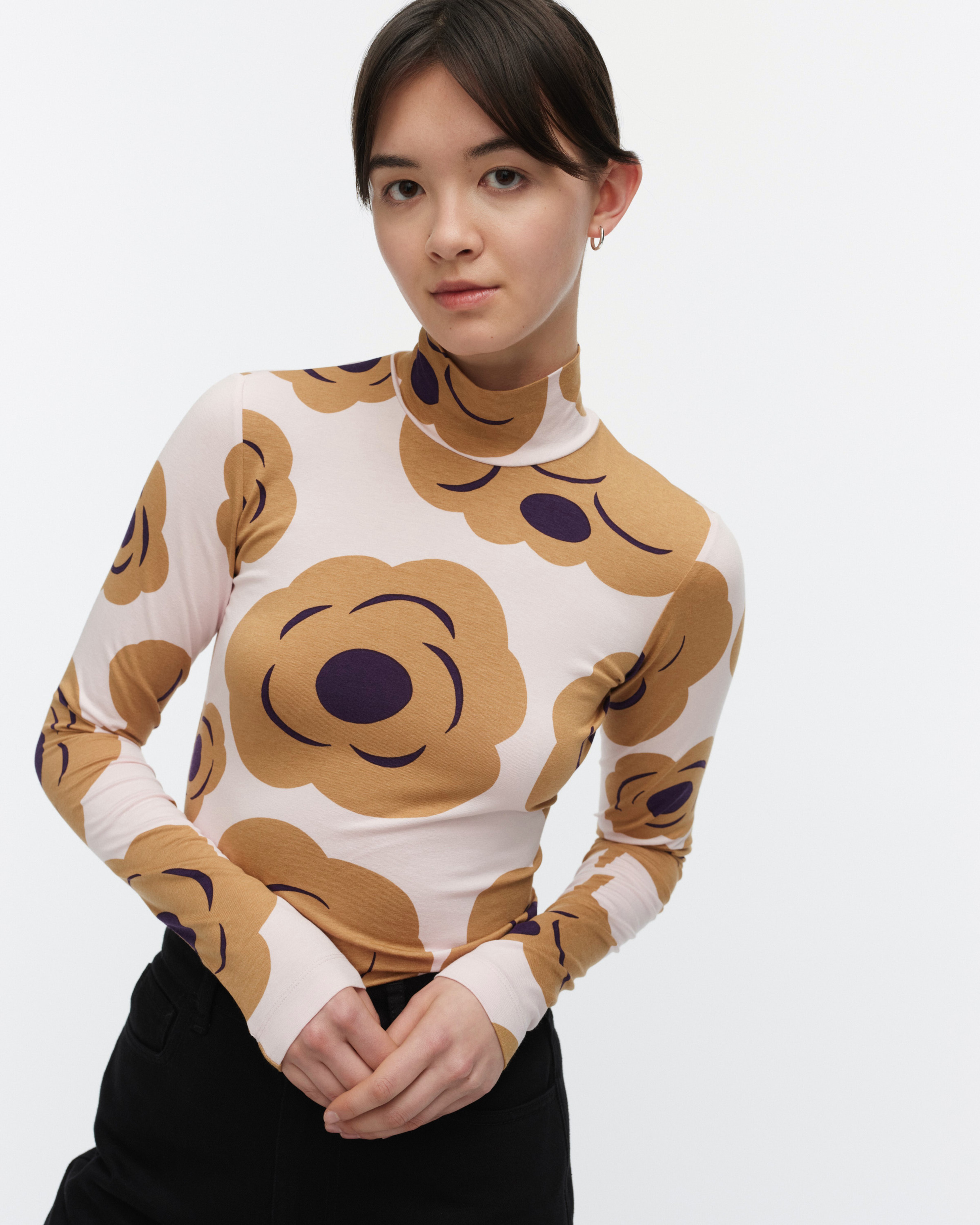 Armas Tumma, Turtleneck shirt, light pink, brown, dark purple,