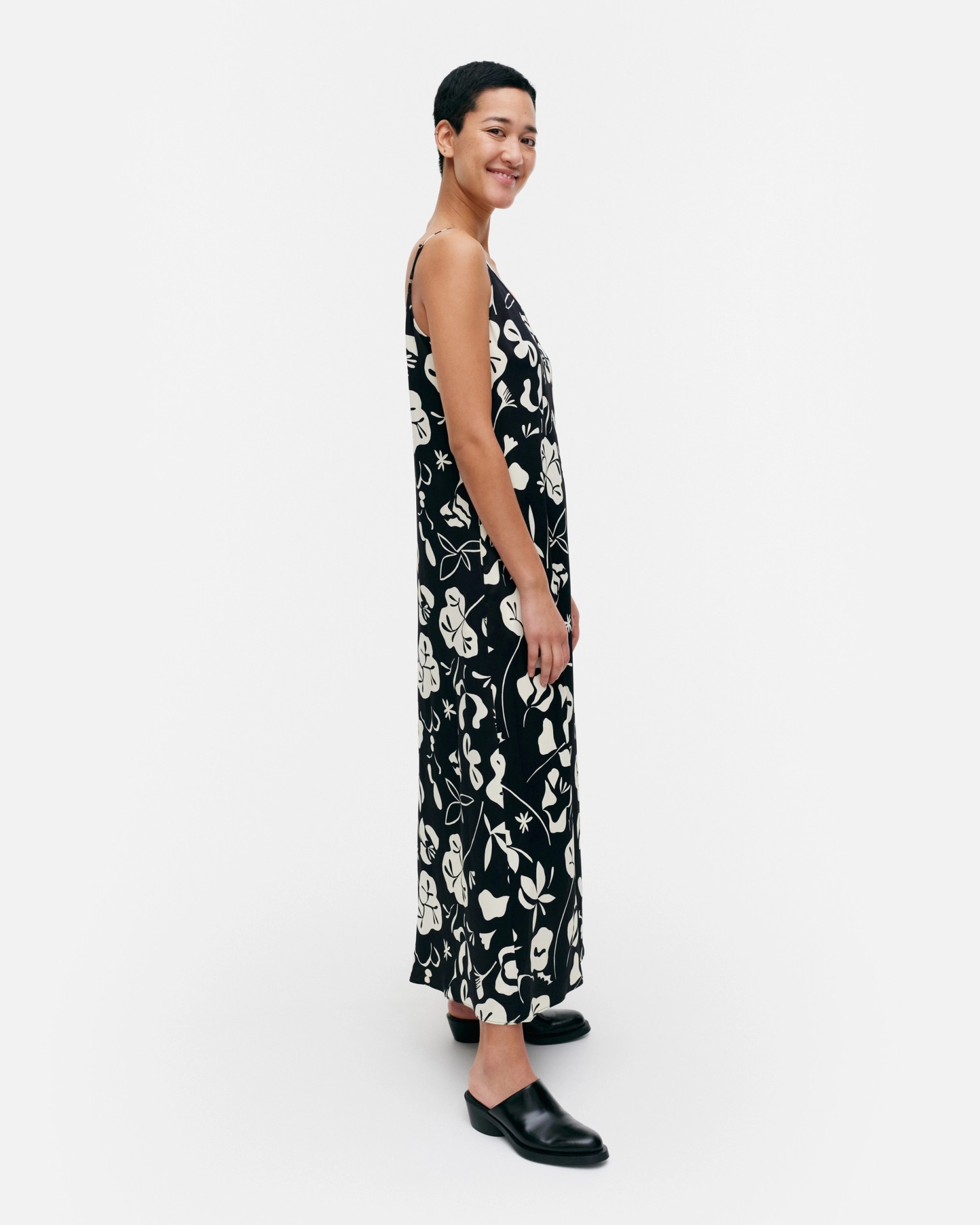 Seurassa Nokturno Satin dress