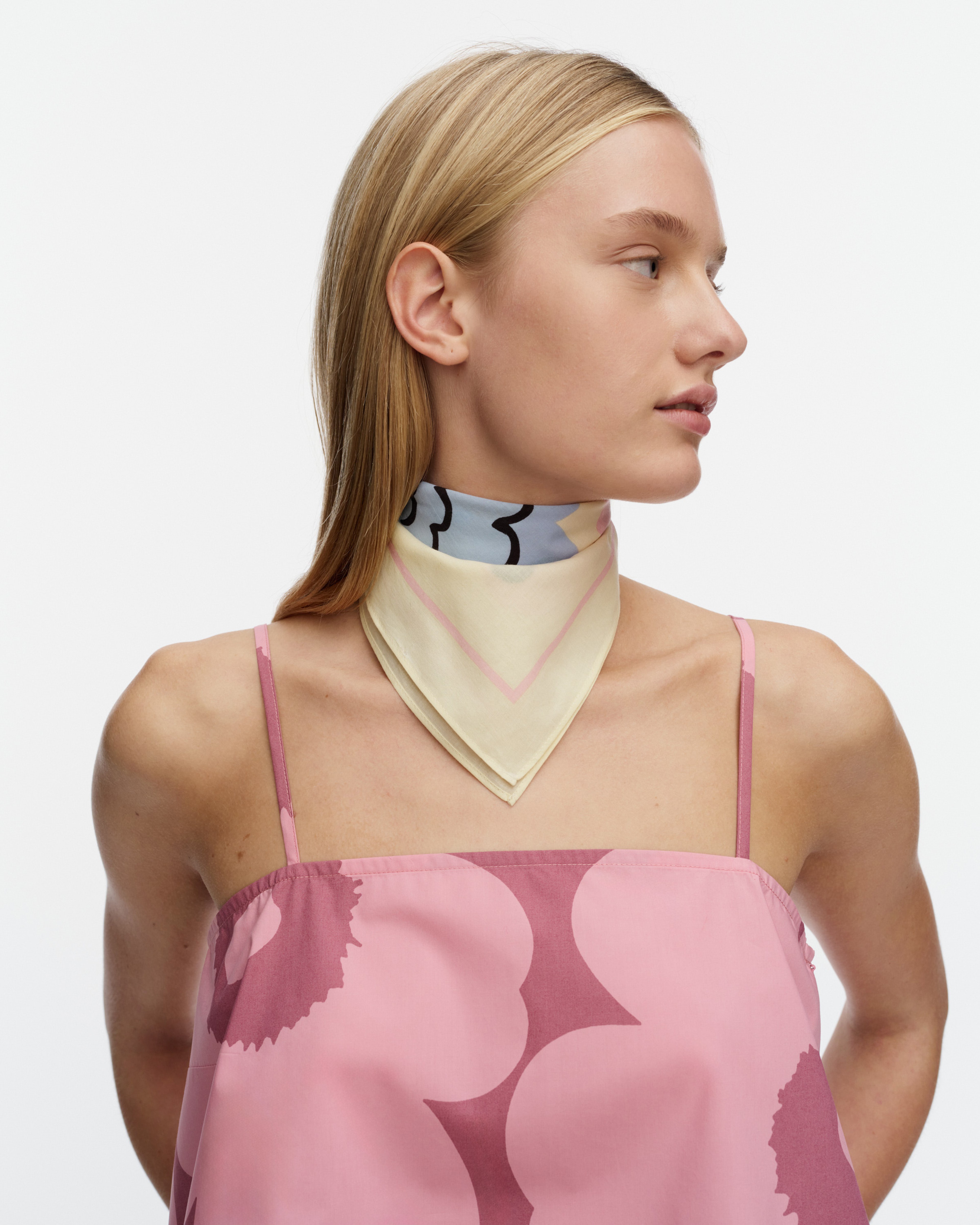 Pesofati Kukasta kukkaan Scarf