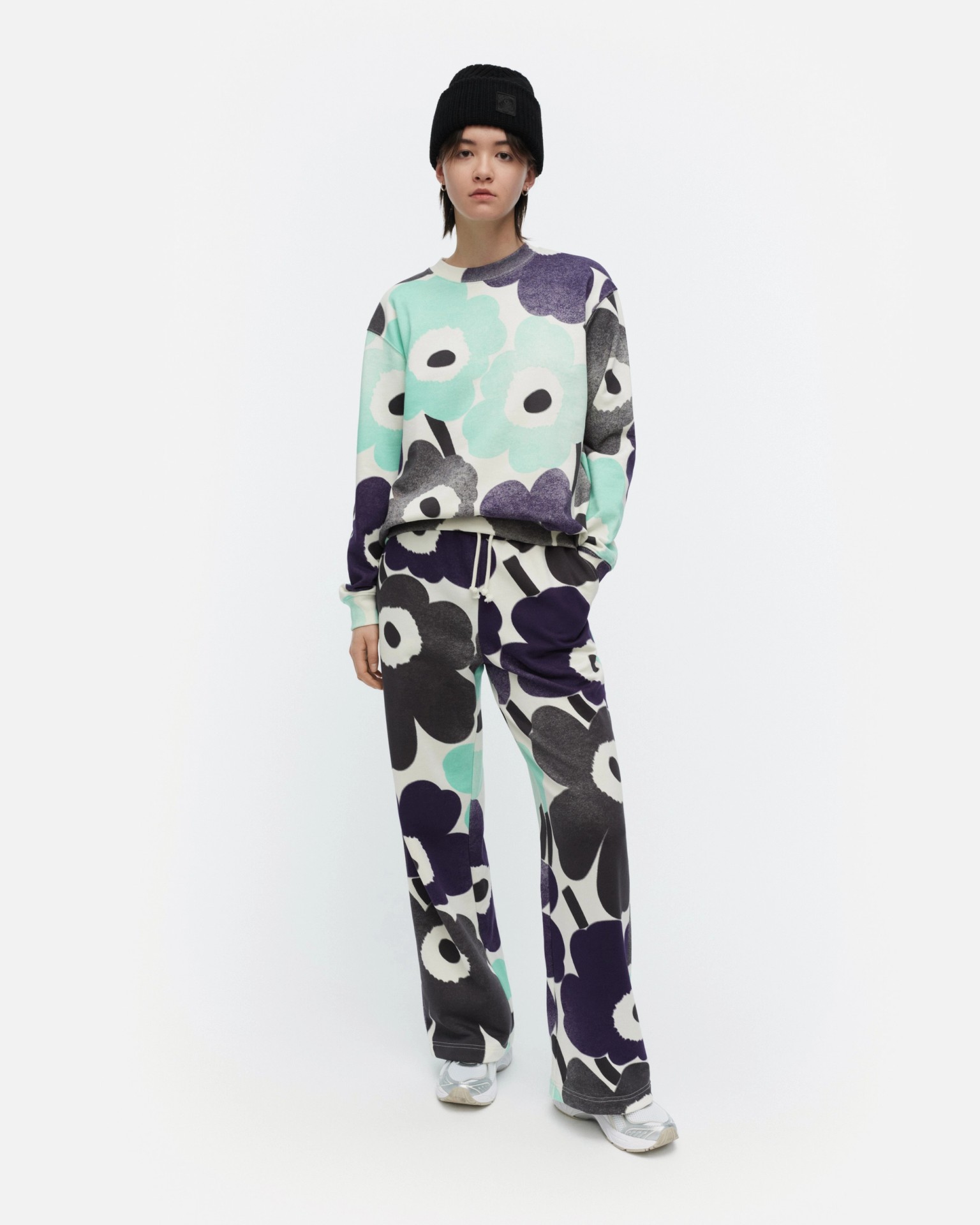 Leiot Unikko, Kioski sweatshirt, off white, mint, violet,