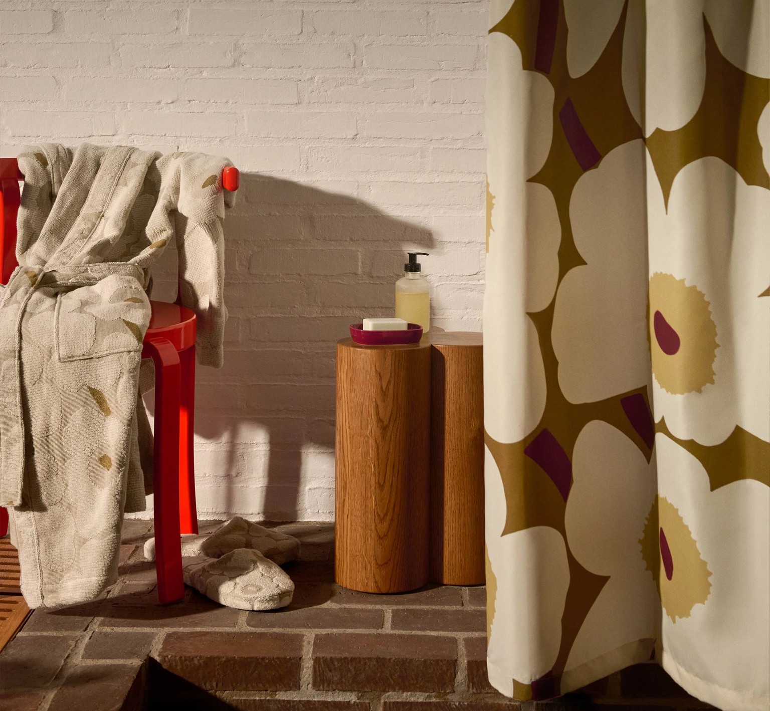 Marimekko bath items in Unikko pattern.