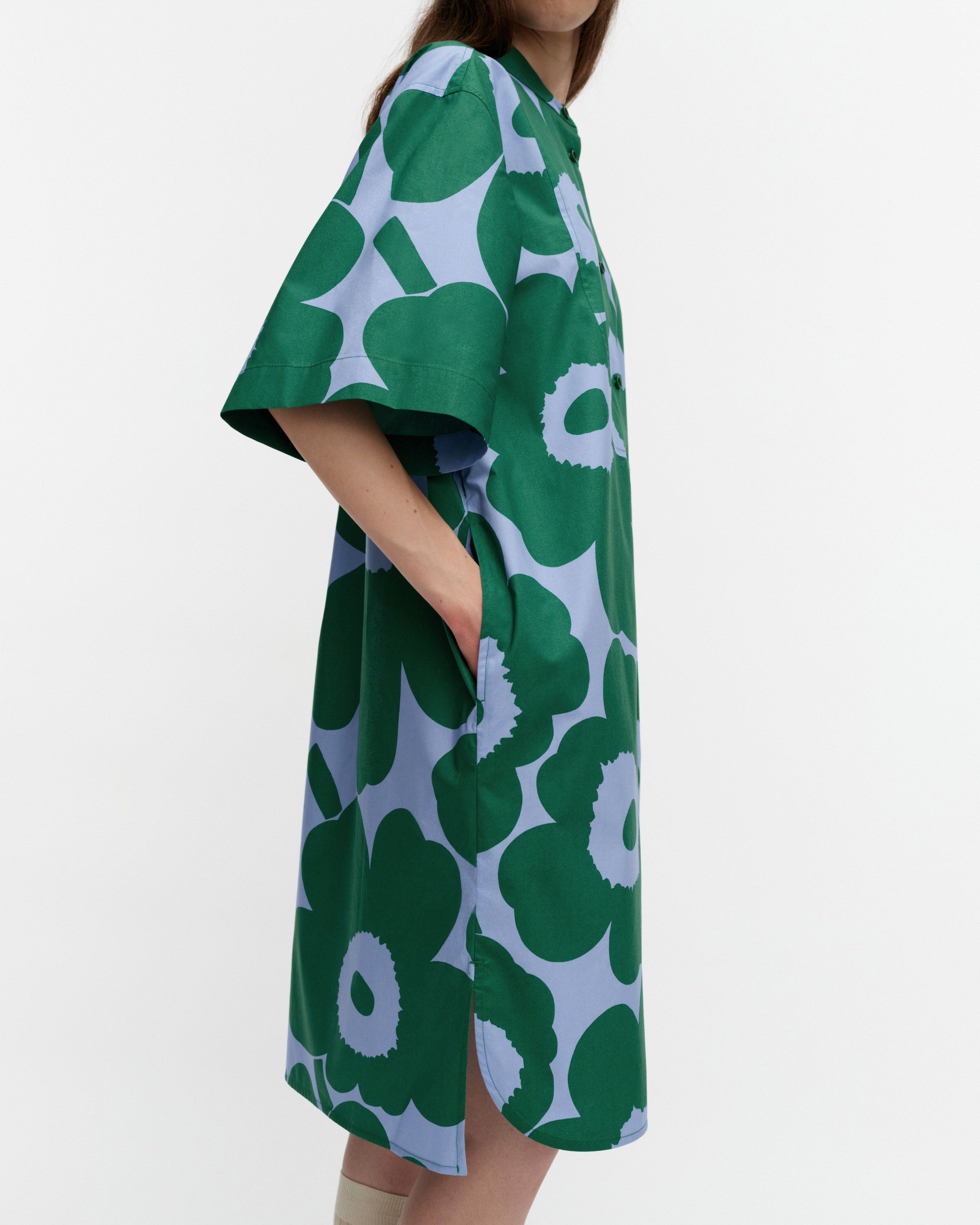 PIENI UNIKKO　143×150　大判　ヴィンテージ Marimekko Pieni Unikko fabric, white - red | Finnish Design Shop