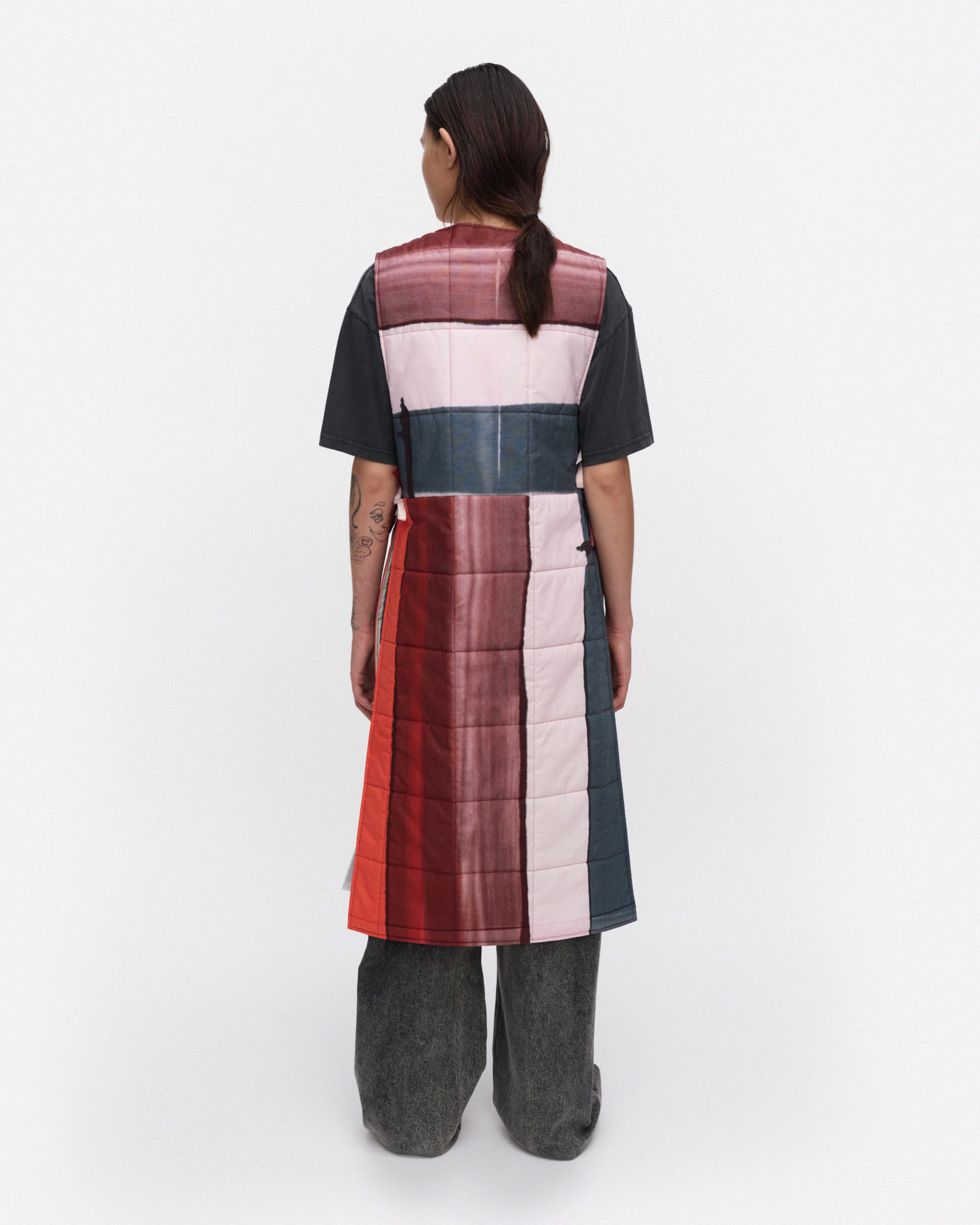 Salmi Rutsjebane, Dress, dark blue, red, light pink,
