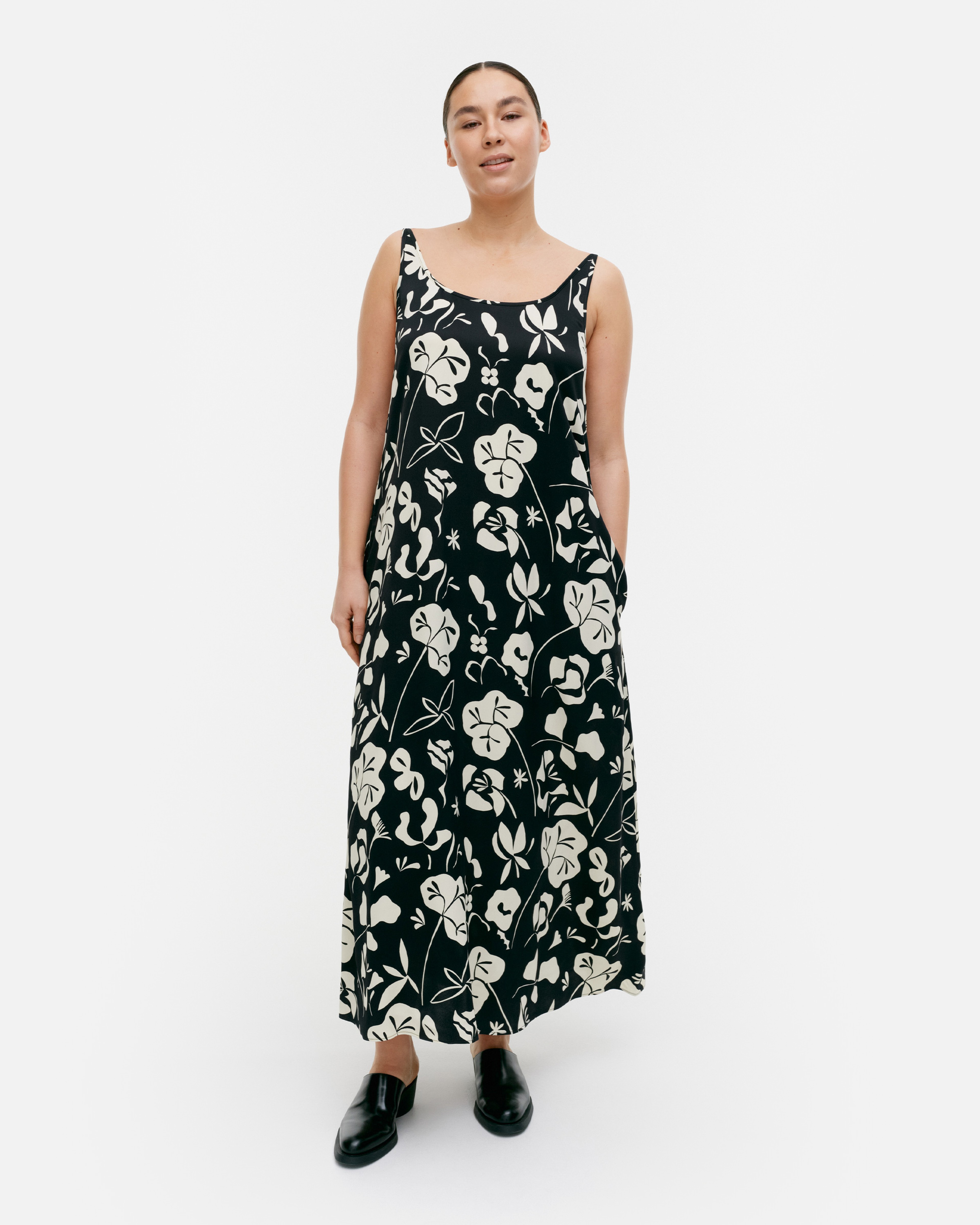 Seurassa Nokturno Satiinimekko