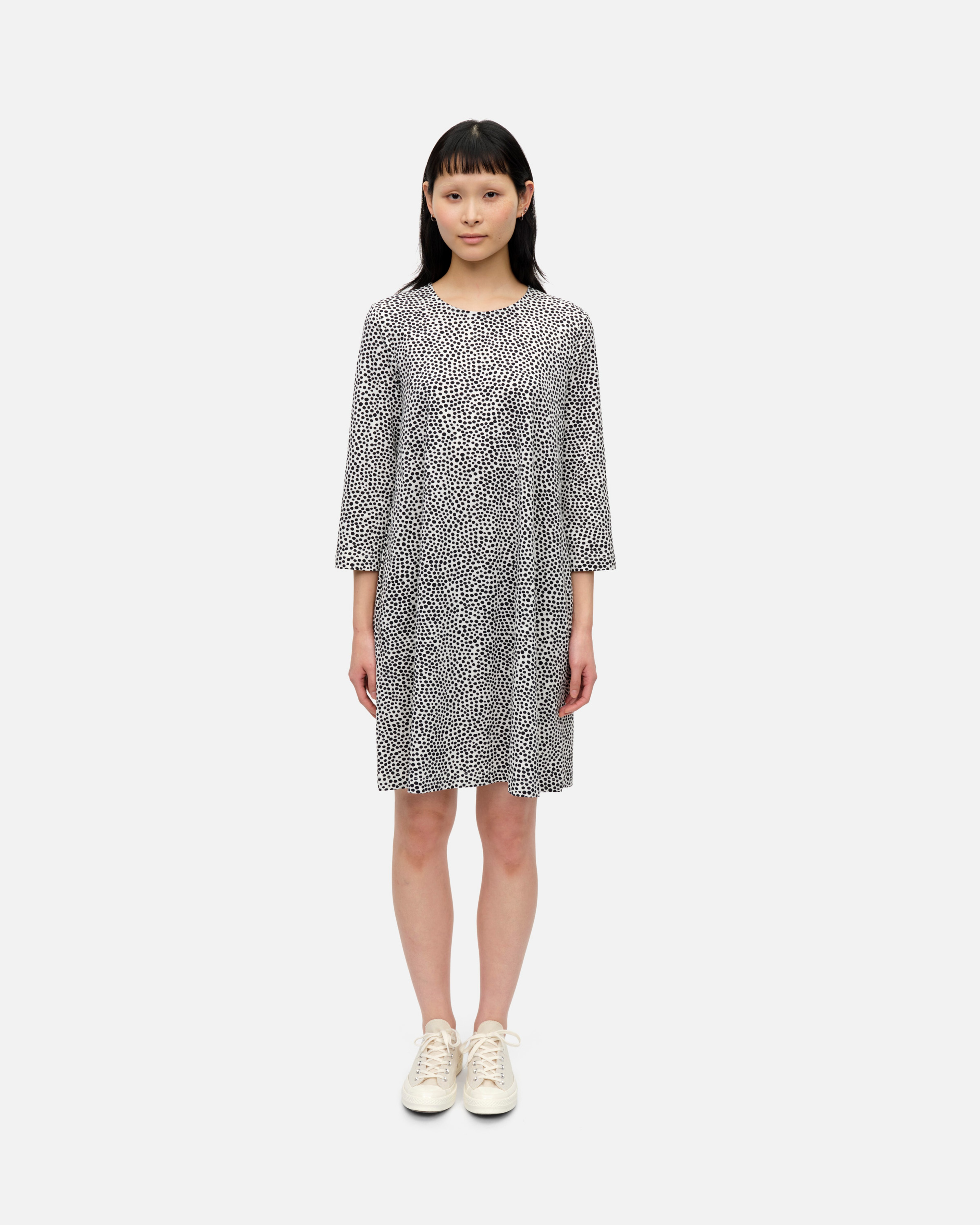 Moodi Pirput parput, Trikoomekko, l.valkoinen, musta,