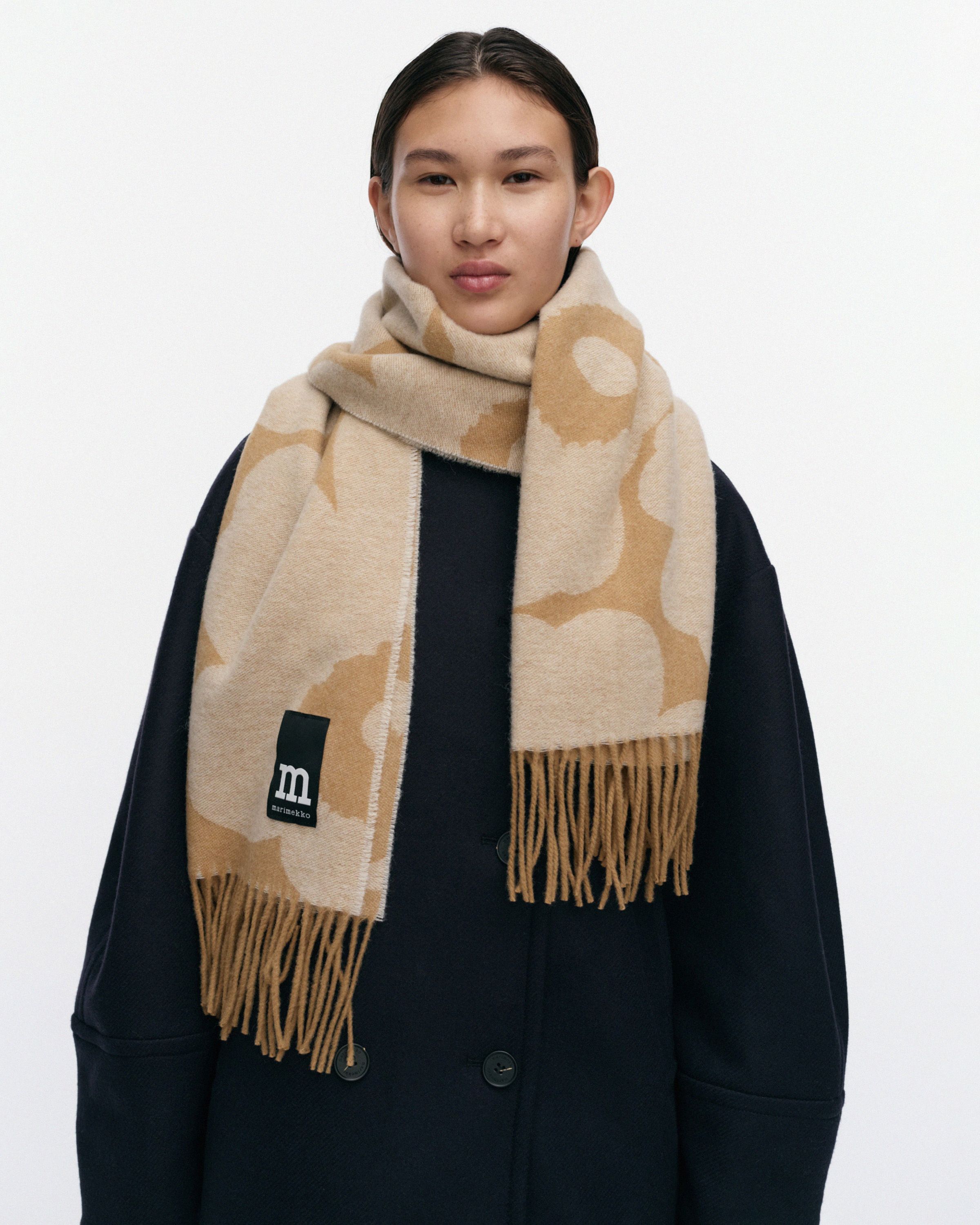 Identtinen Unikko Scarf brown, off white | Marimekko