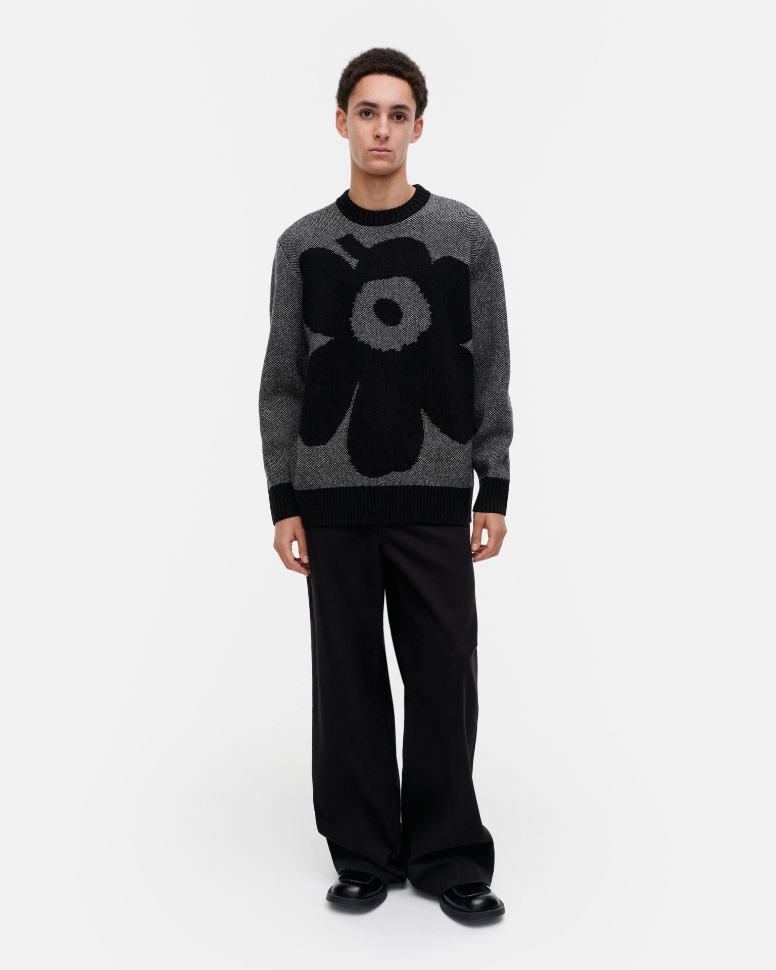 Pehmyt Unikko, Kioski knitted sweater, black, white,
