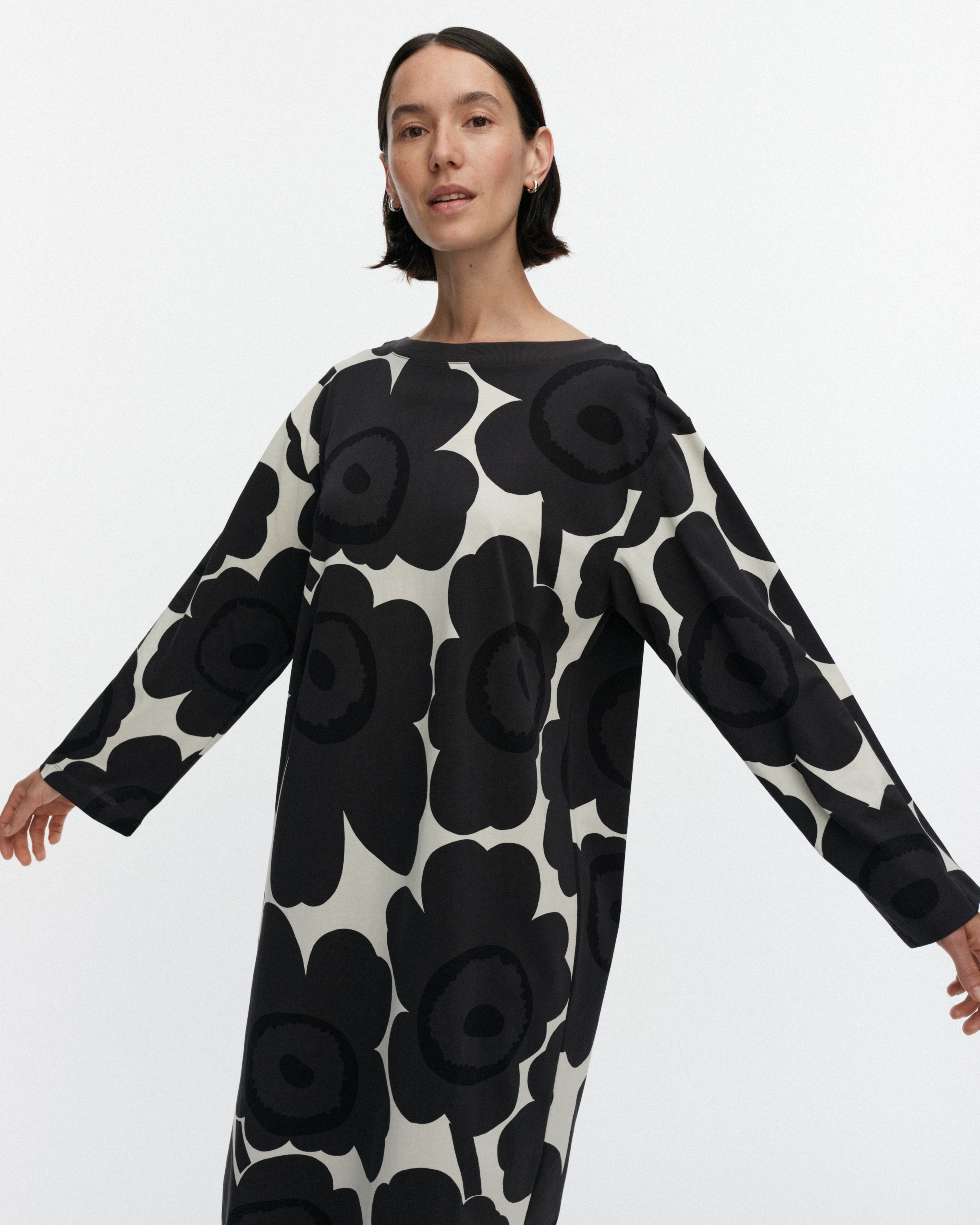 Tavoittaa Unikko, Dress, off-white, dark grey, black,