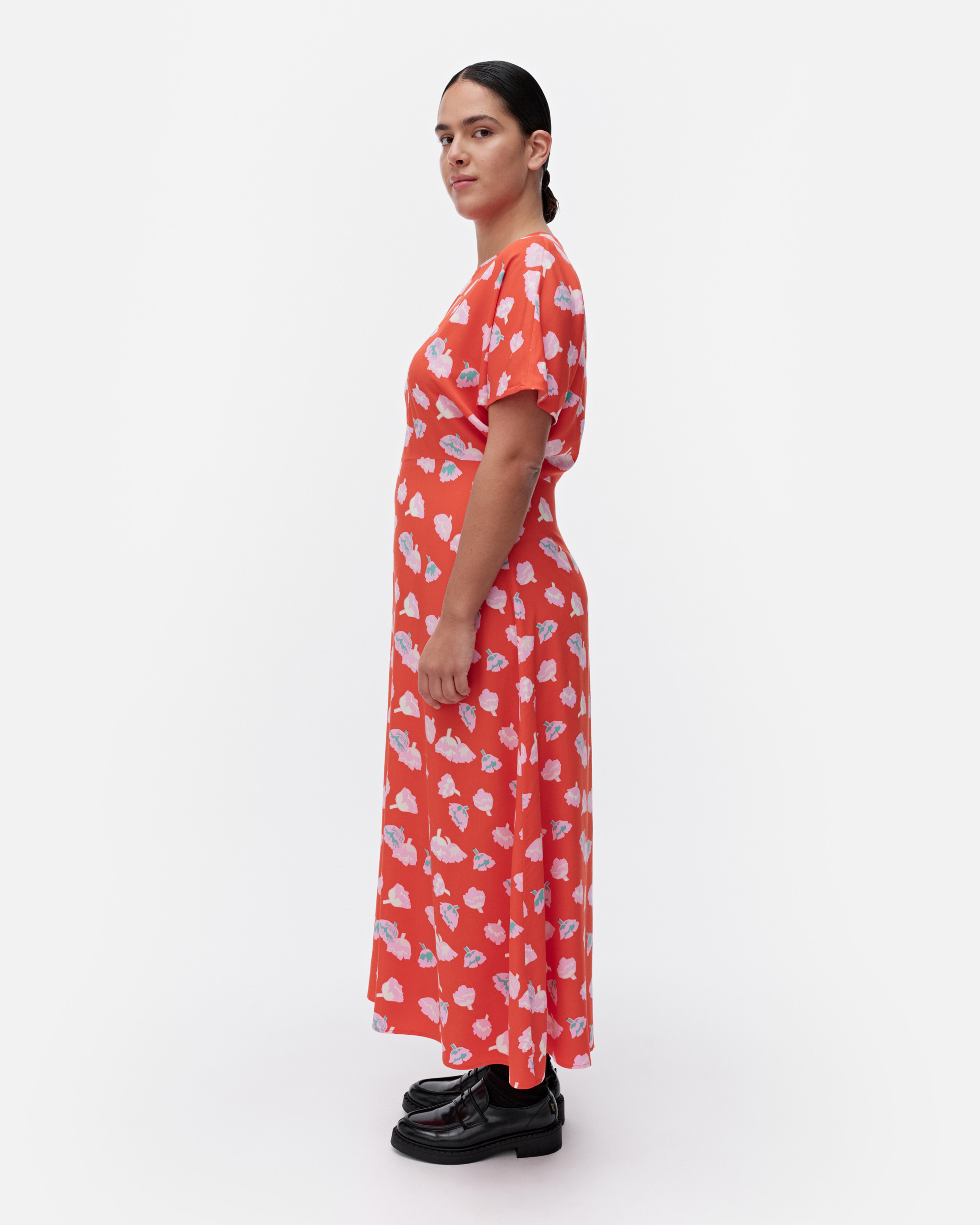 Heleä Suitsuke, Dress, red, rose, mint green,