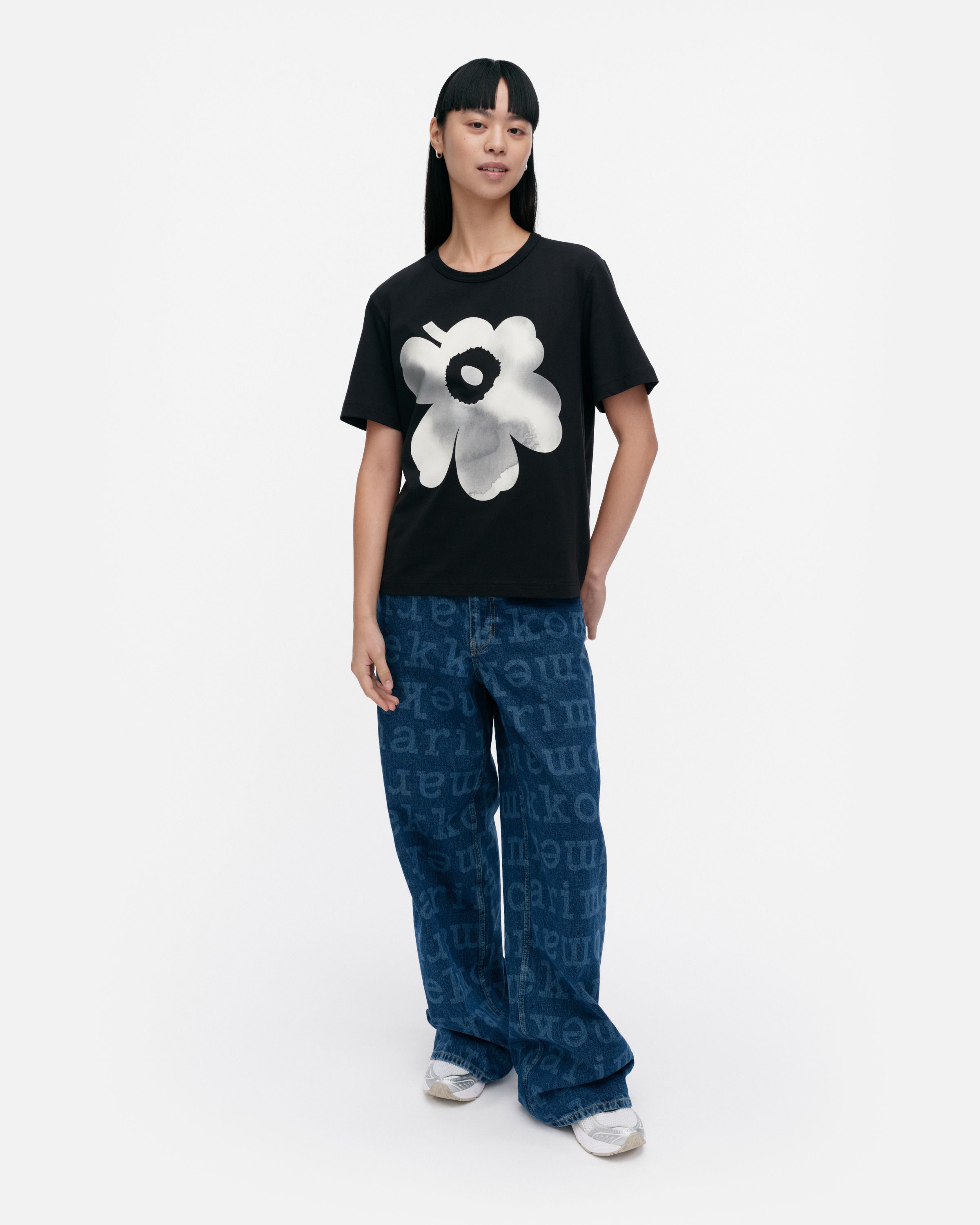 マリメッコ　Kioski Erna Unikko Placement Tシャツ Erna Unikko Placement Kioski t-shirt | Marimekko