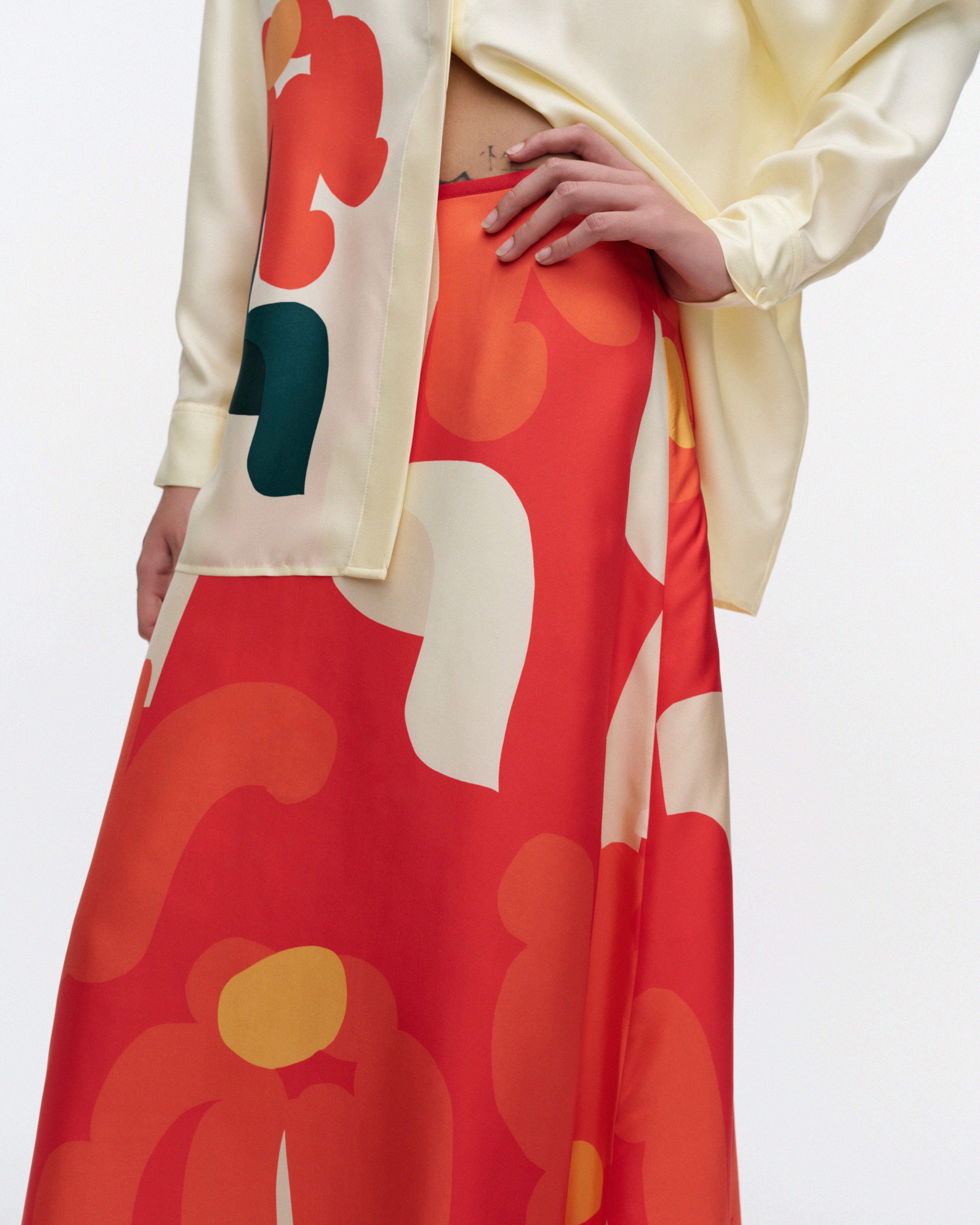 Koostumus Kukkahattu Silk skirt