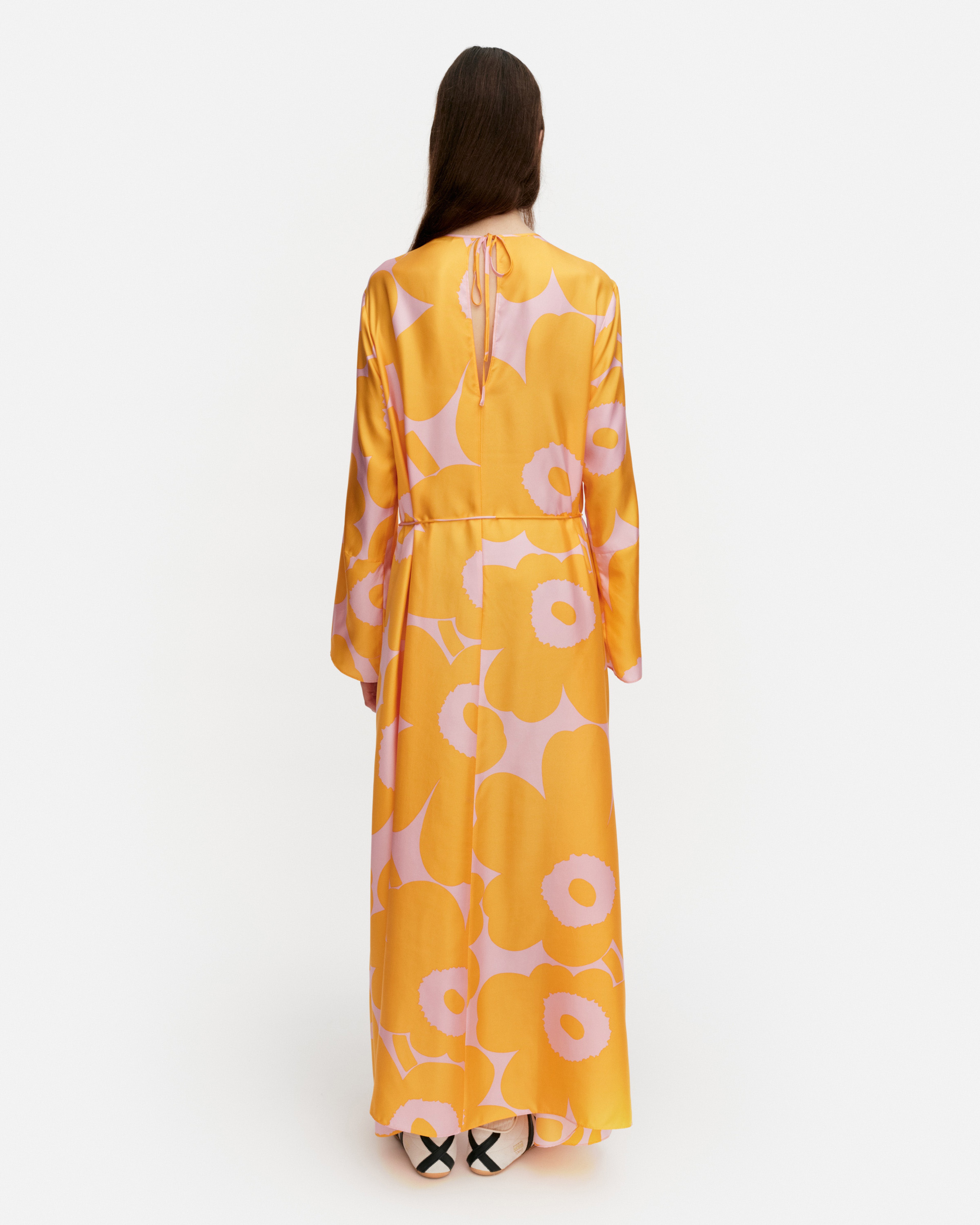 Kaunista Unikko Silk dress