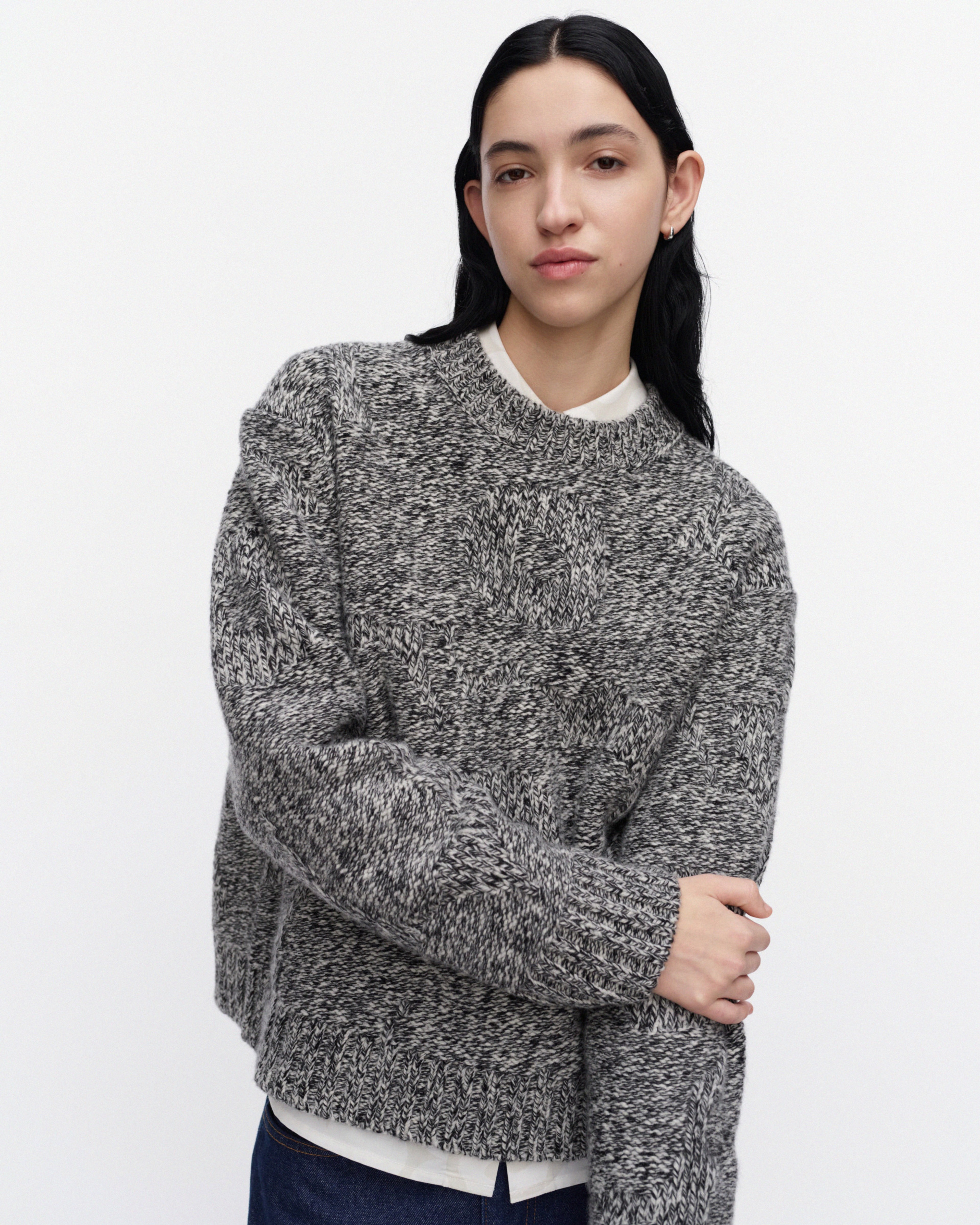Vainu Unikko, Knitted pullover, off white, black,