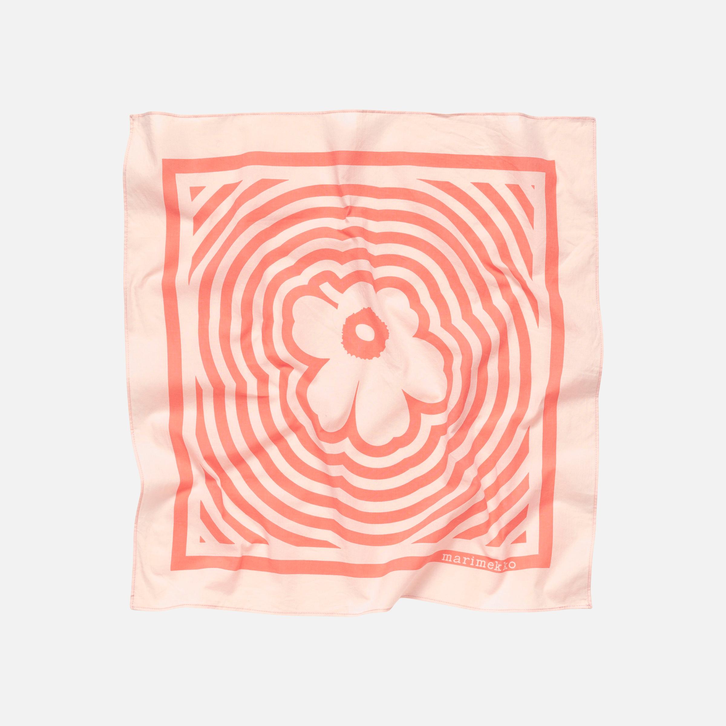 Astrilli scarf in Unikko pattern.