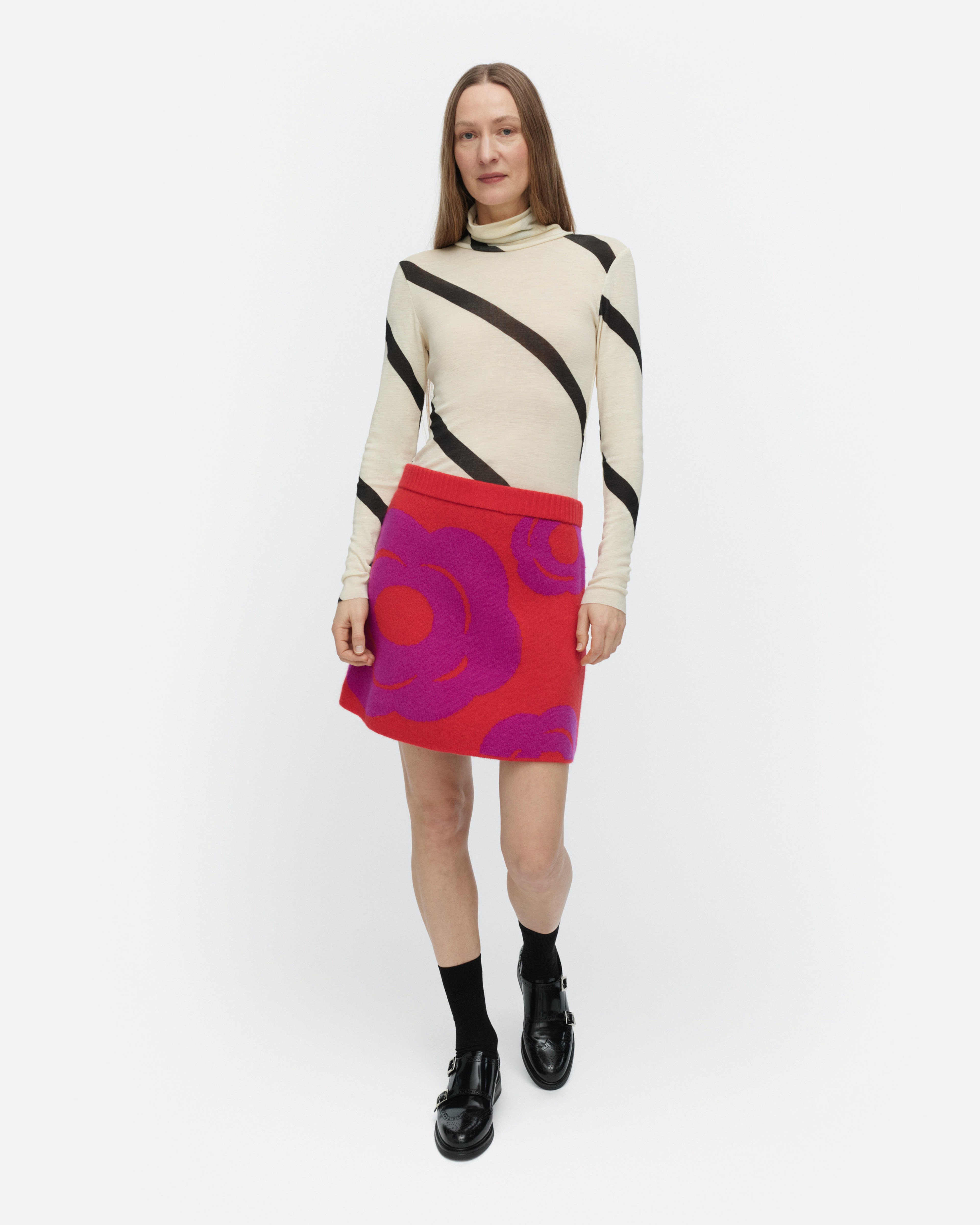 Lovea Tumma, Knitted skirt, red, purple,