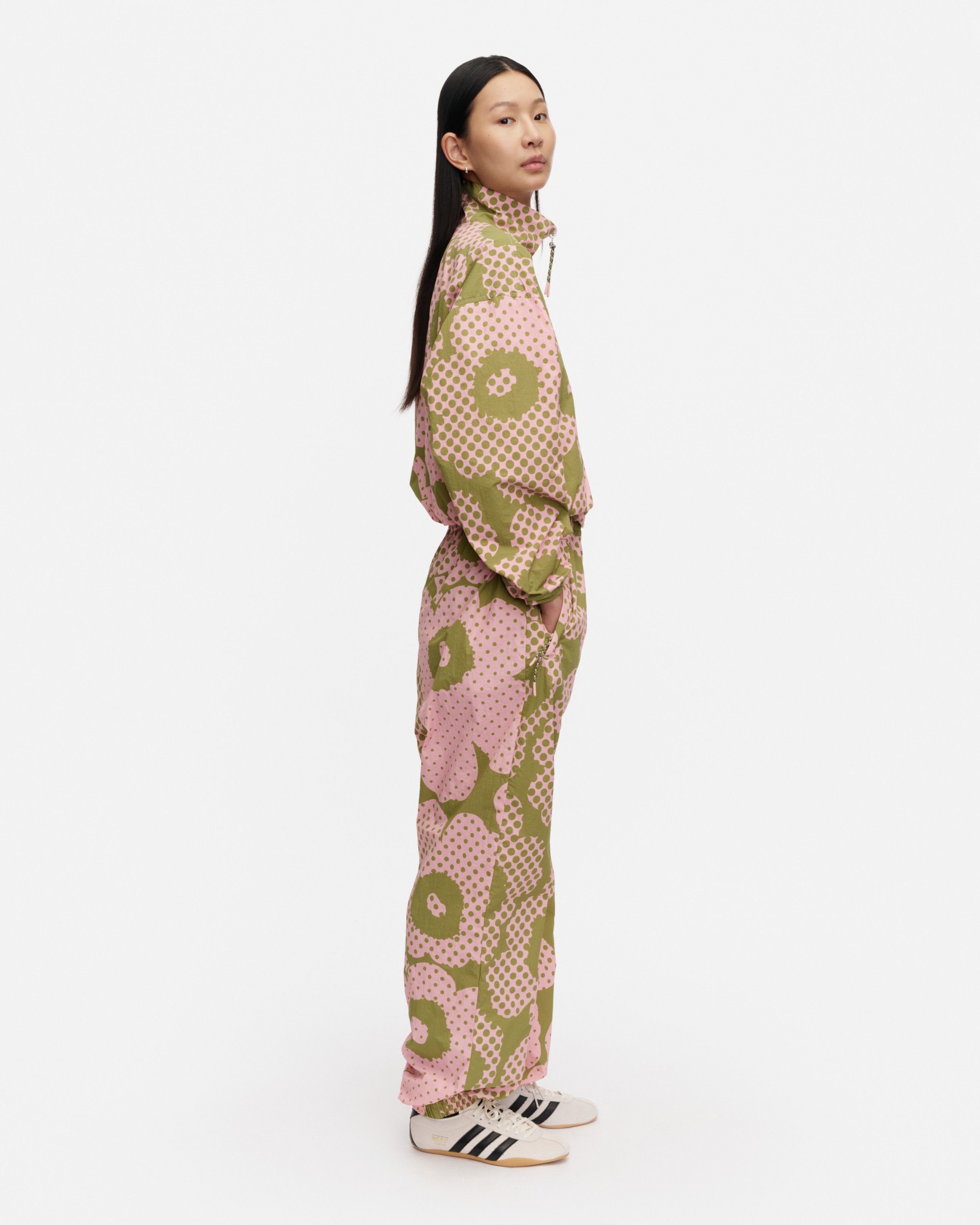 Harjoitus Unikko Kioski activewear coat green, light pink | Marimekko